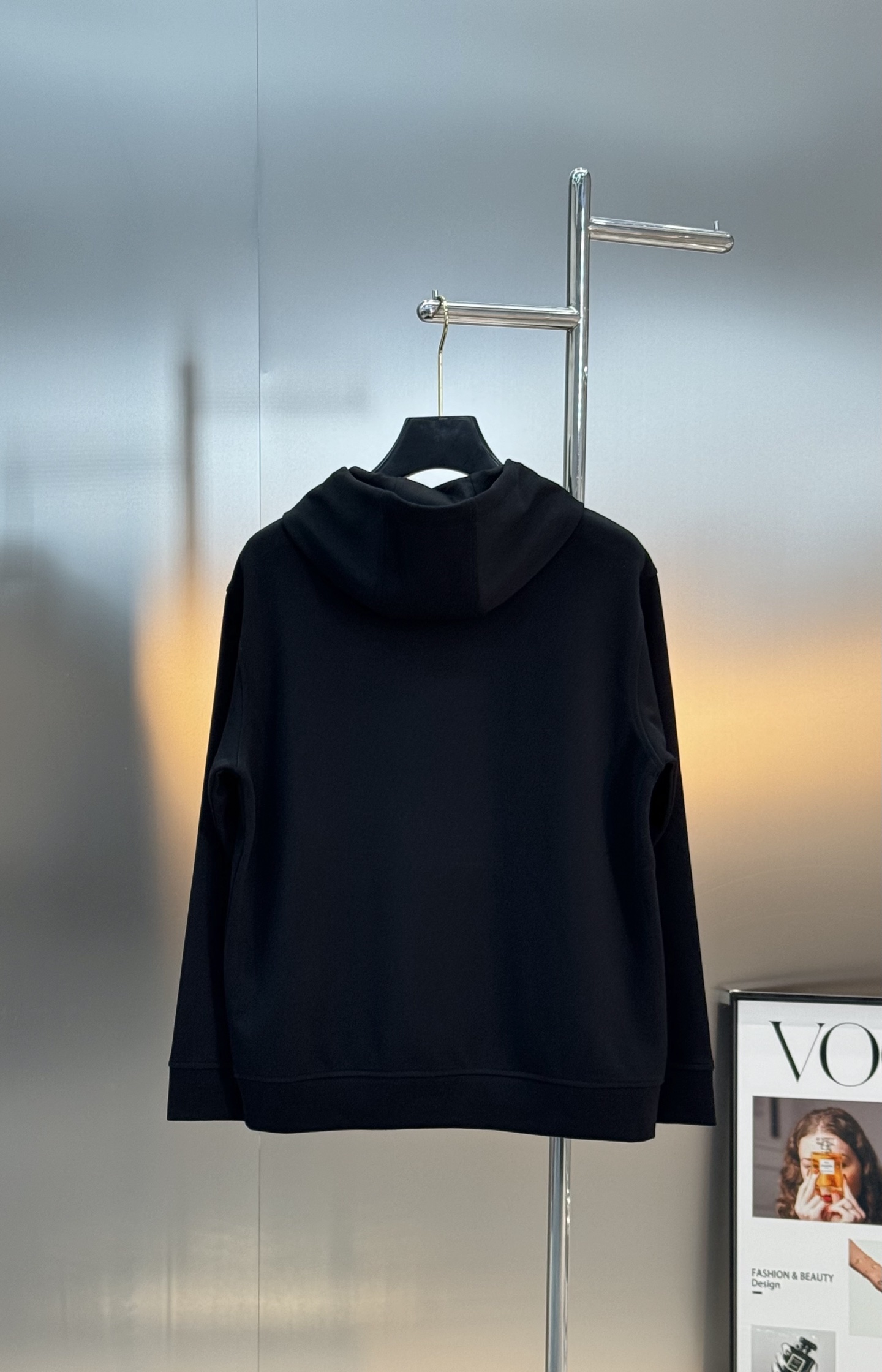 Bakenciaga巴黎世家新款连帽卫衣.正面黄色“BB”字母立体烫画设计.简约又有辨识度✨。宽松OS版