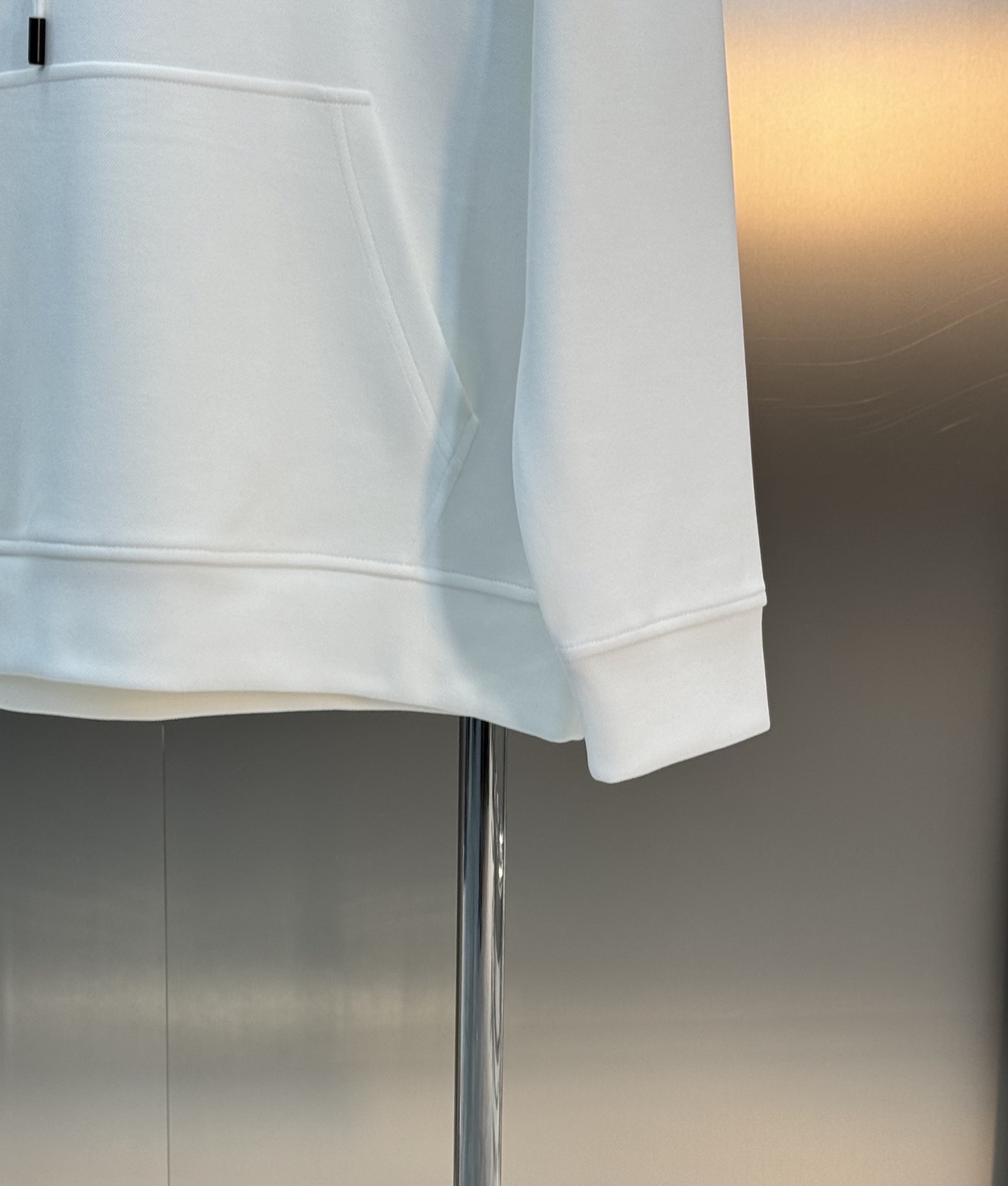 Bakenciaga巴黎世家新款连帽卫衣.正面黄色“BB”字母立体烫画设计.简约又有辨识度✨。宽松OS版