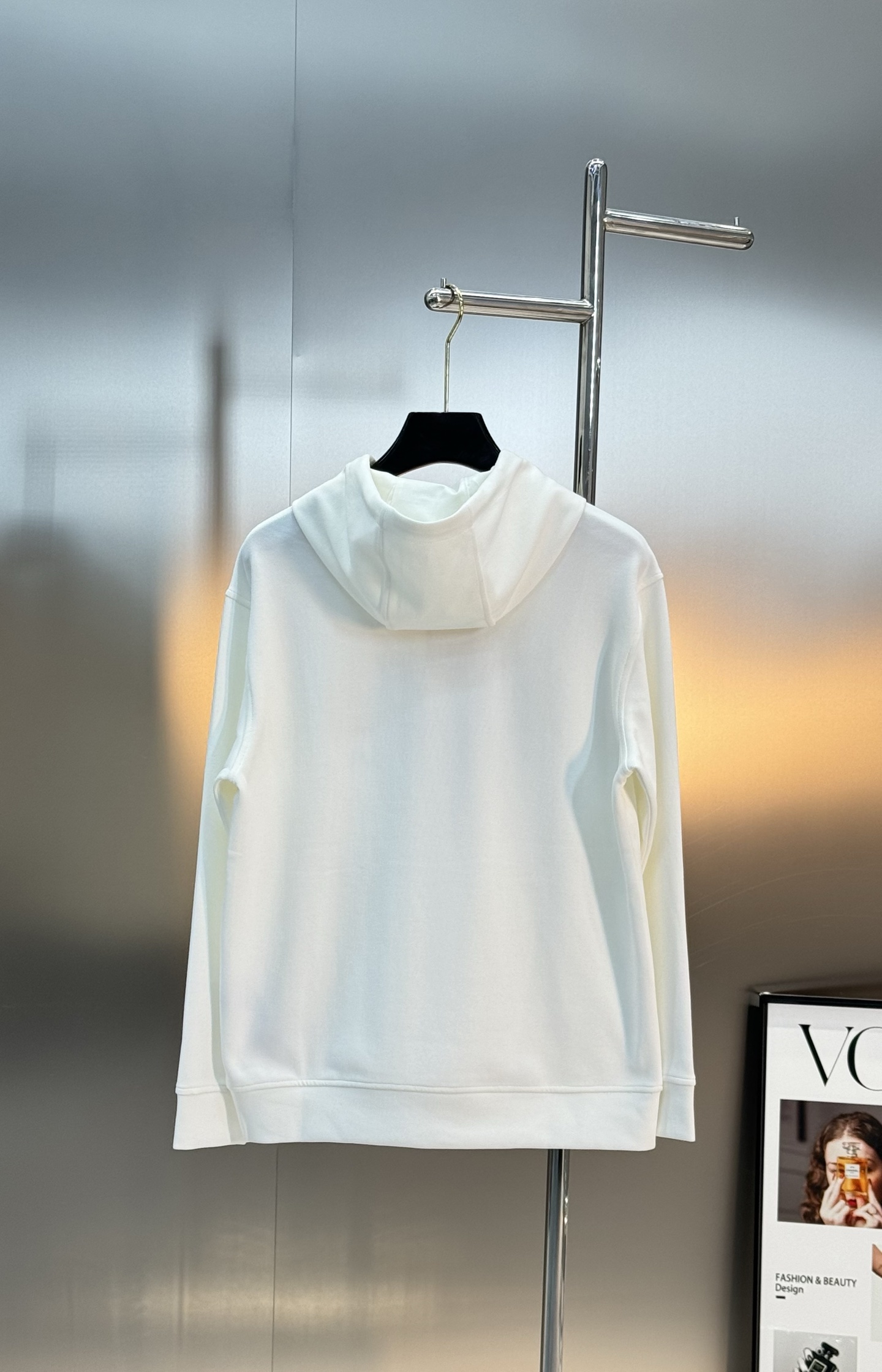 Bakenciaga巴黎世家新款连帽卫衣.正面黄色“BB”字母立体烫画设计.简约又有辨识度✨。宽松OS版