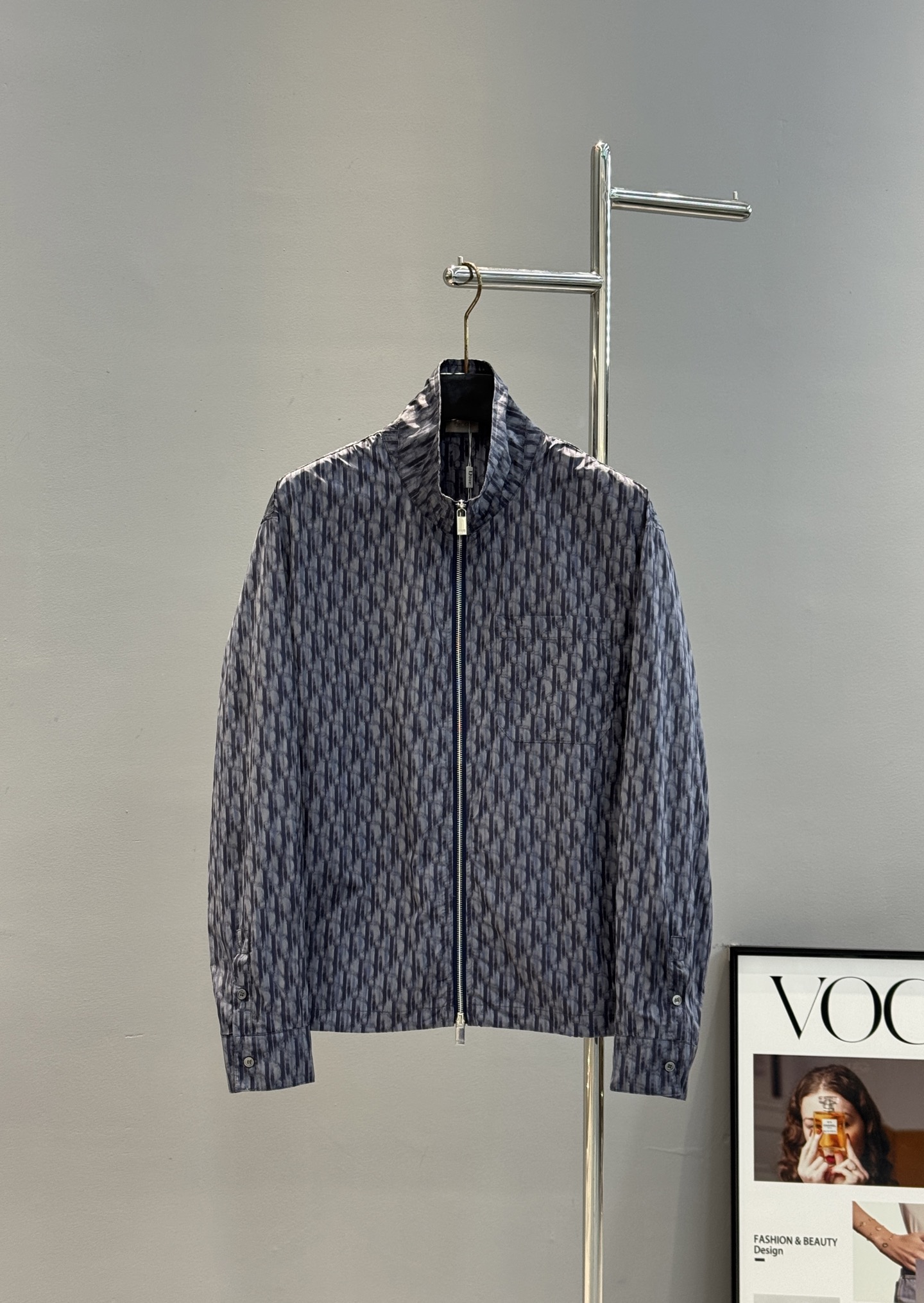 Dior Oblique印花夹克，经典Oblique图案，灵感源自日本纺织工艺，艺术感满满。高品质面料，