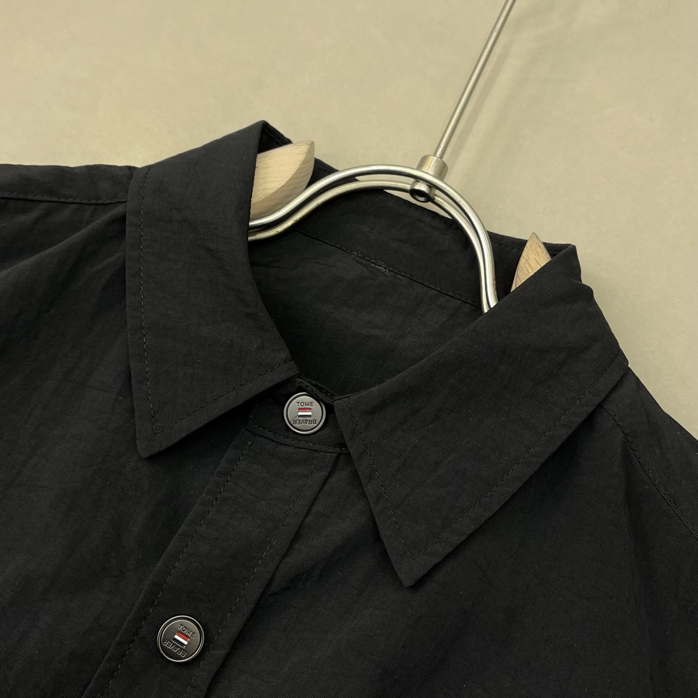 ThomBrowne TB 双袖标夹克外套，最高版本🌟翻领中长款衬衫夹克，双袖标织带装饰；定制字母log