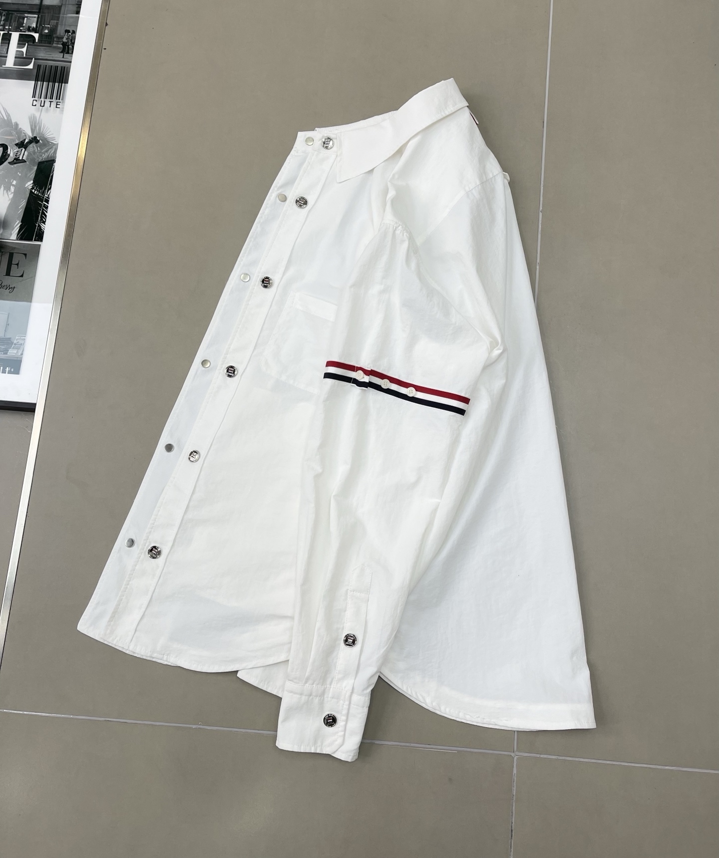 ThomBrowne TB 双袖标夹克外套，最高版本🌟翻领中长款衬衫夹克，双袖标织带装饰；定制字母log