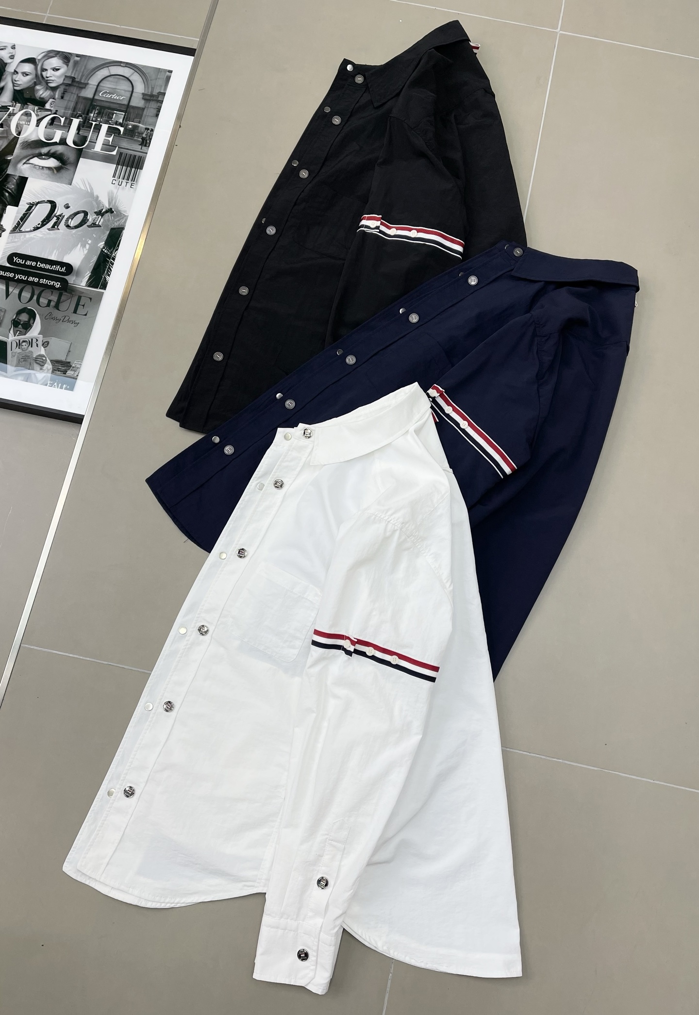 ThomBrowne TB 双袖标夹克外套，最高版本🌟翻领中长款衬衫夹克，双袖标织带装饰；定制字母log