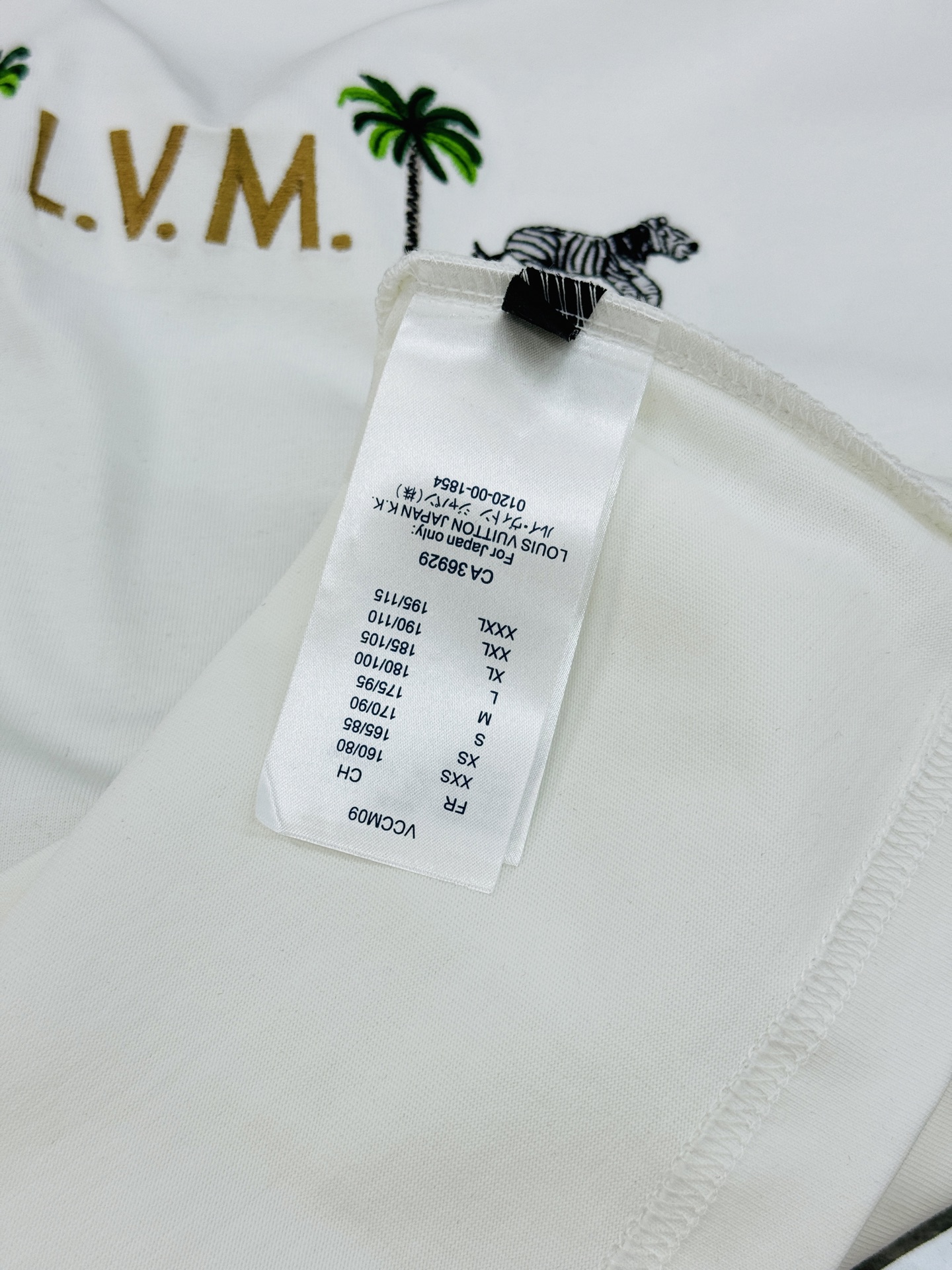 驴牌动物刺绣短袖T恤.男女同款！LV2026春夏系列动物刺绣短袖T恤，高品质纯棉材质，柔软舒适，日常穿着