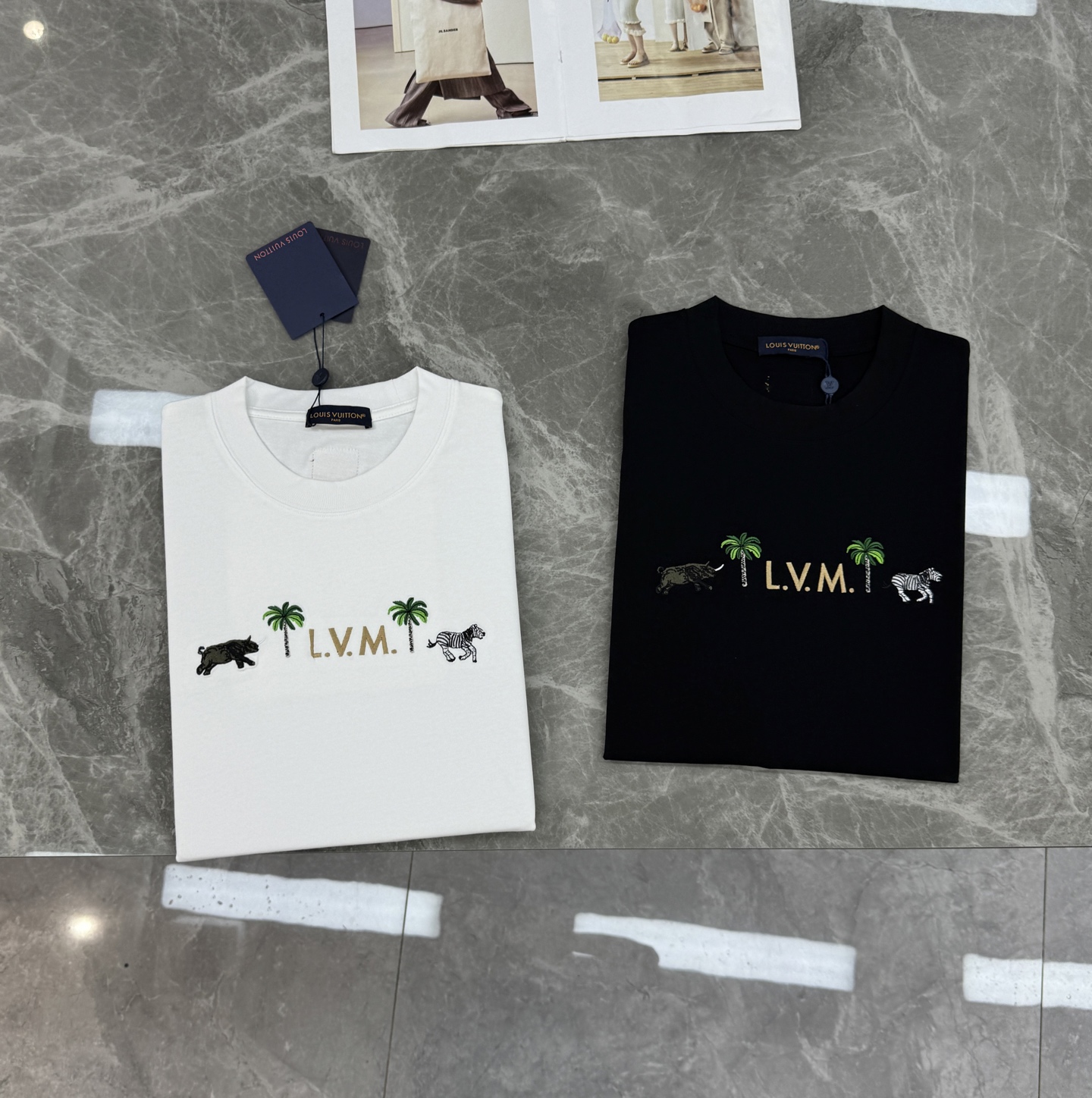 驴牌动物刺绣短袖T恤.男女同款！LV2026春夏系列动物刺绣短袖T恤，高品质纯棉材质，柔软舒适，日常穿着