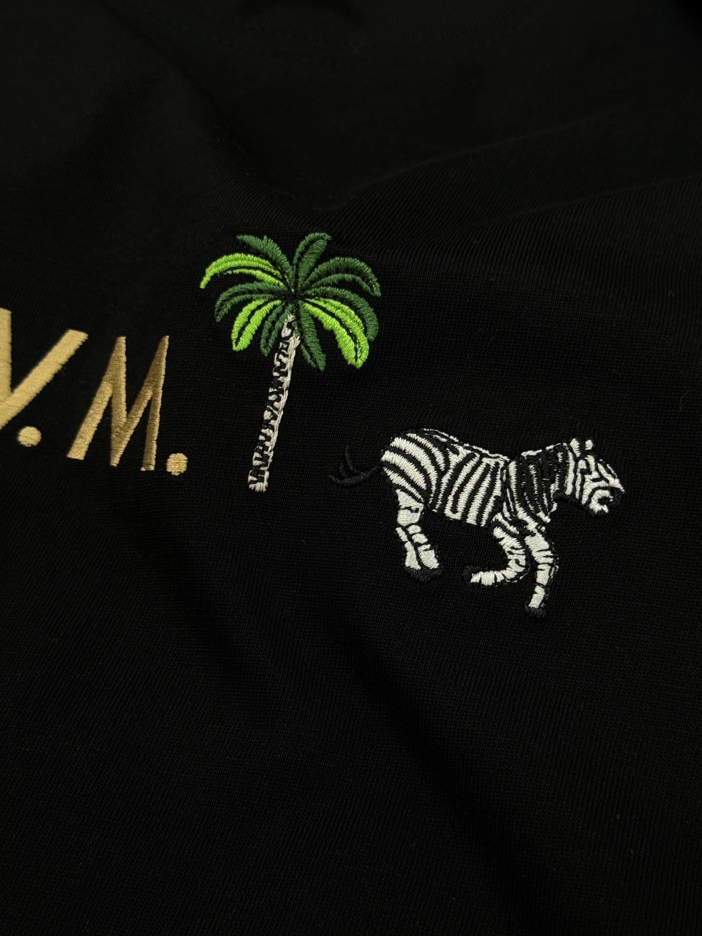 驴牌动物刺绣短袖T恤.男女同款！LV2026春夏系列动物刺绣短袖T恤，高品质纯棉材质，柔软舒适，日常穿着