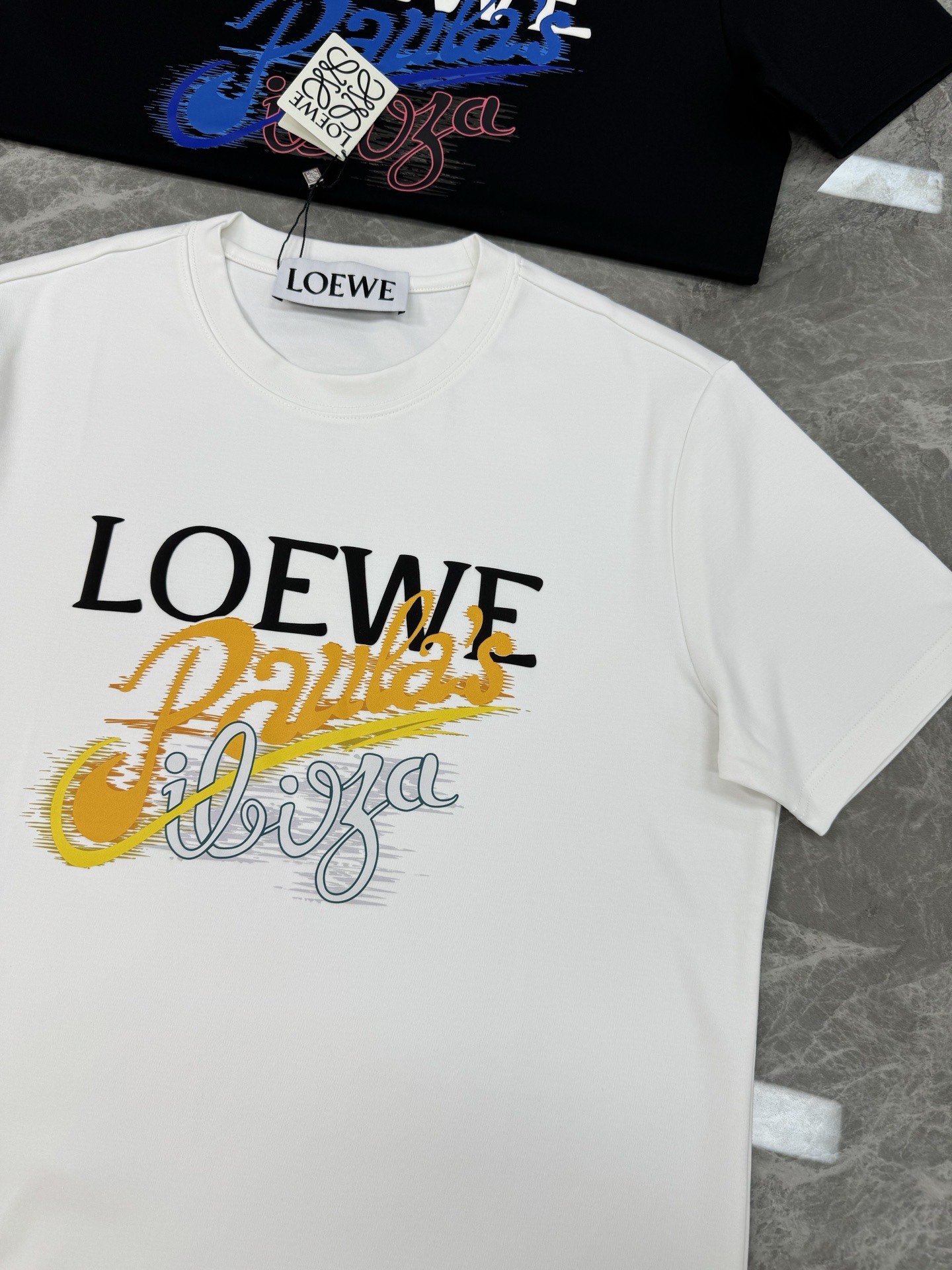 顶级颜值担当！LOEWE罗意*威新款短袖T恤.当季颜值担当.糖果色彩万针3D品牌字母烫画工艺.视觉感设计