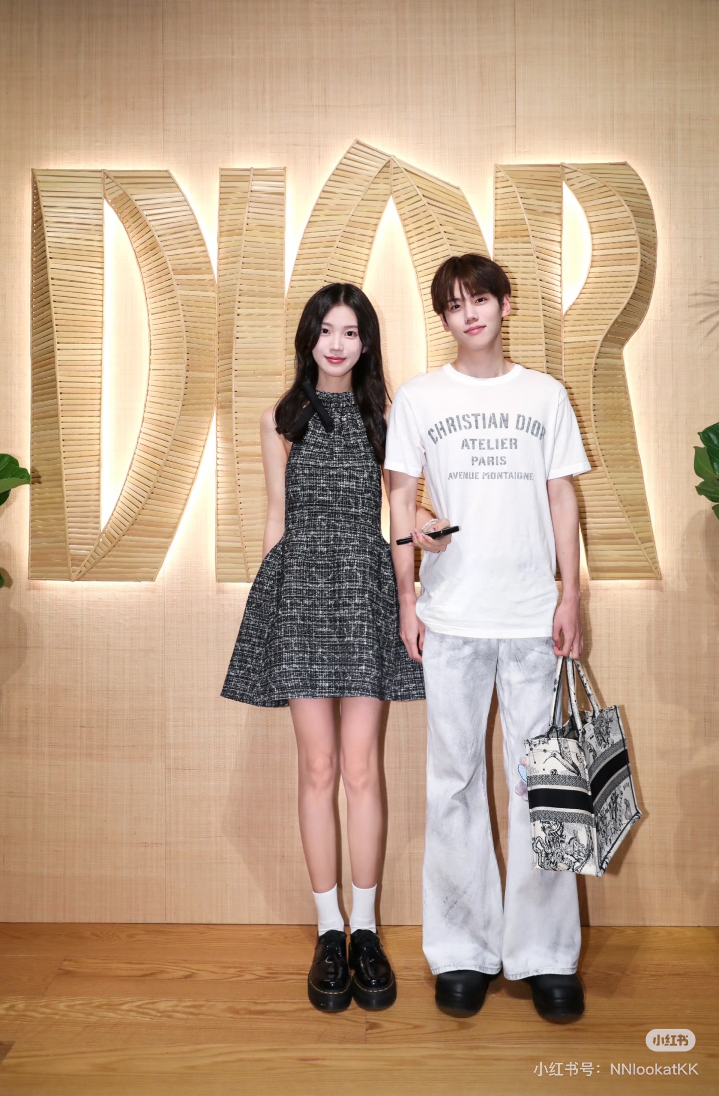 Dior Atelier标志T恤❤️男女同款！DiorAtelier系列T恤，胸前黑色