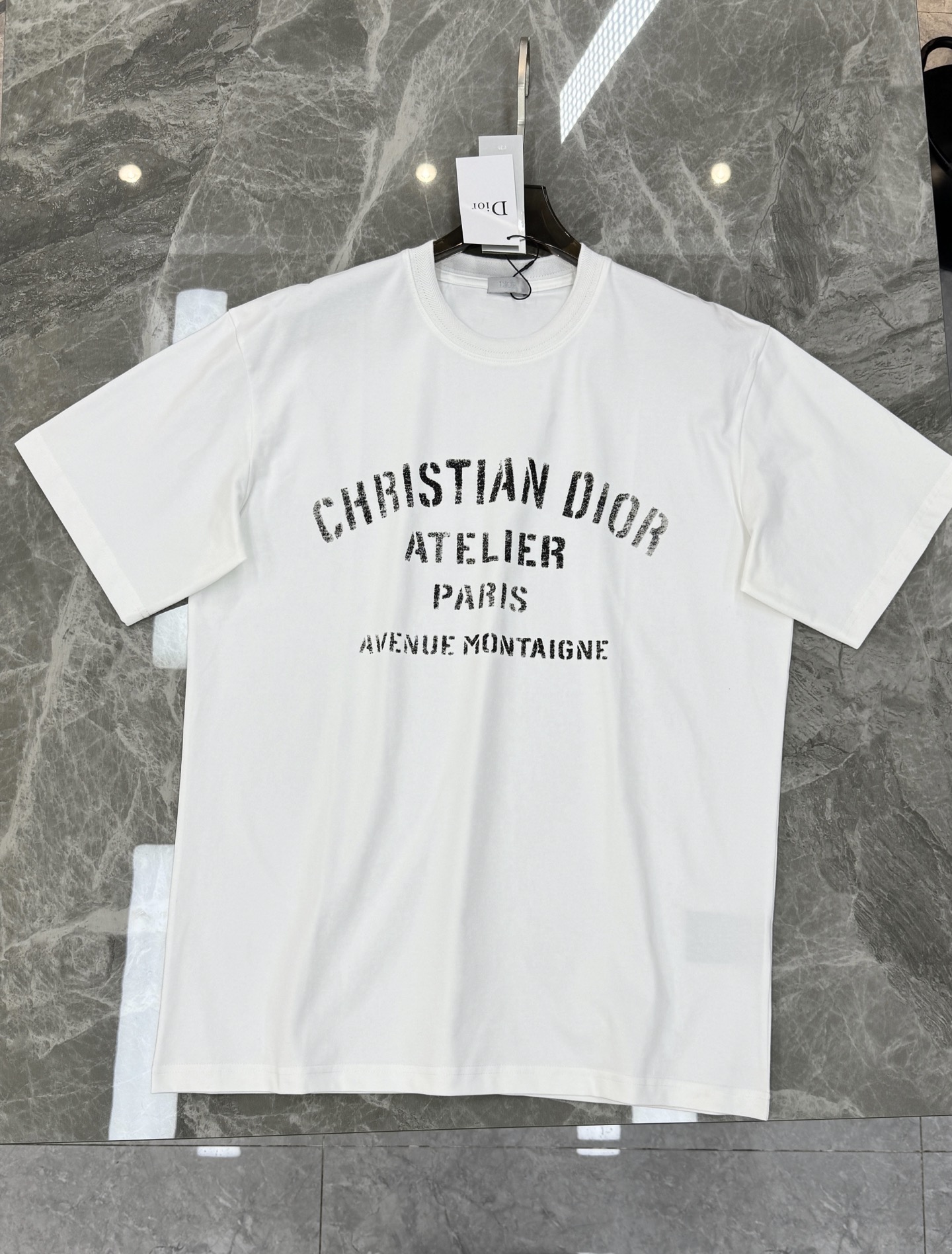 Dior Atelier标志T恤❤️男女同款！DiorAtelier系列T恤，胸前黑色