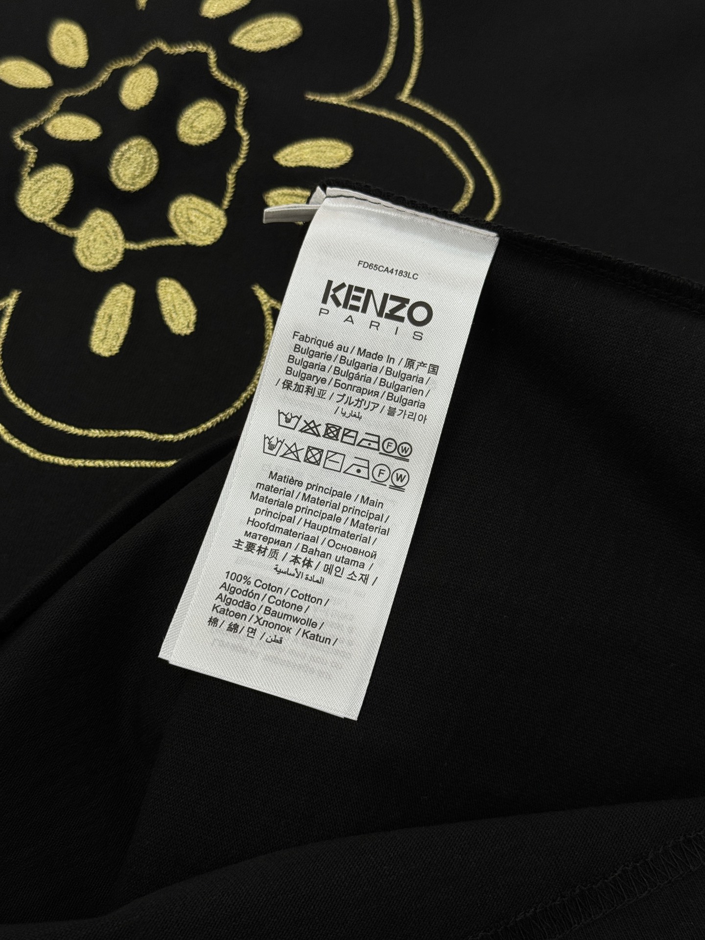 KENZO中国新年系列海棠花刺绣T恤，采用高品质纯棉材质，柔软舒适，日常穿着超友好。重工3D刺绣🪡工艺.