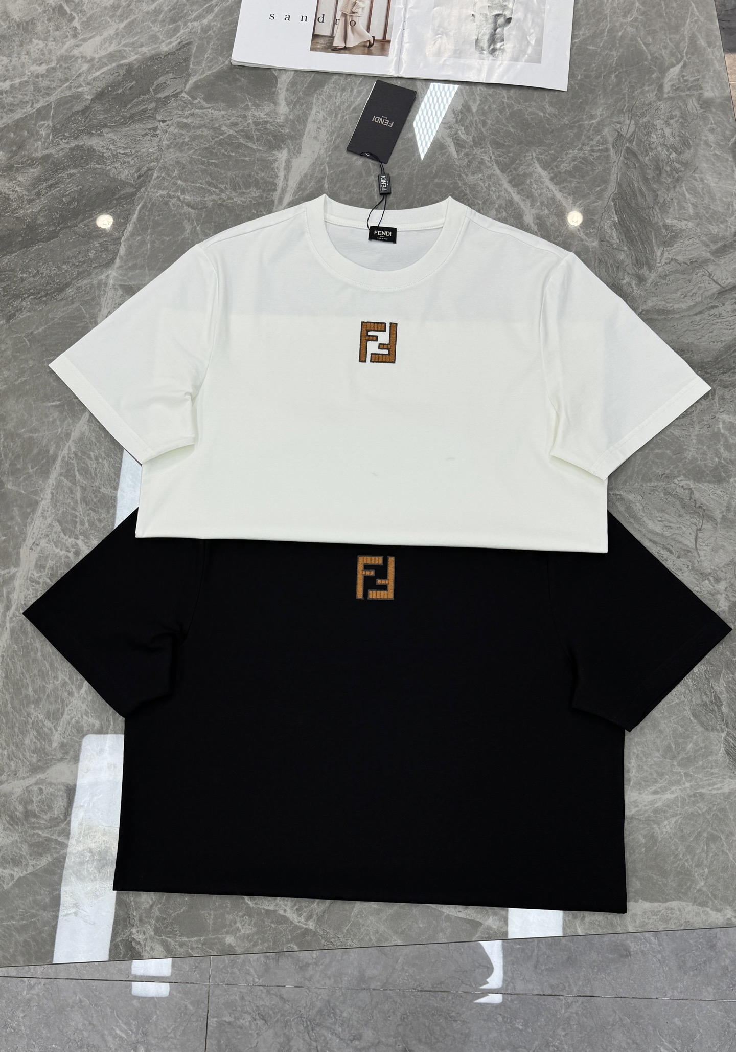 Fendi芬迪26s春夏圆领丝光棉T恤.优秀品质和当代流行元素搭配.前胸立体3D刺绣🪡质感LOGO超强标