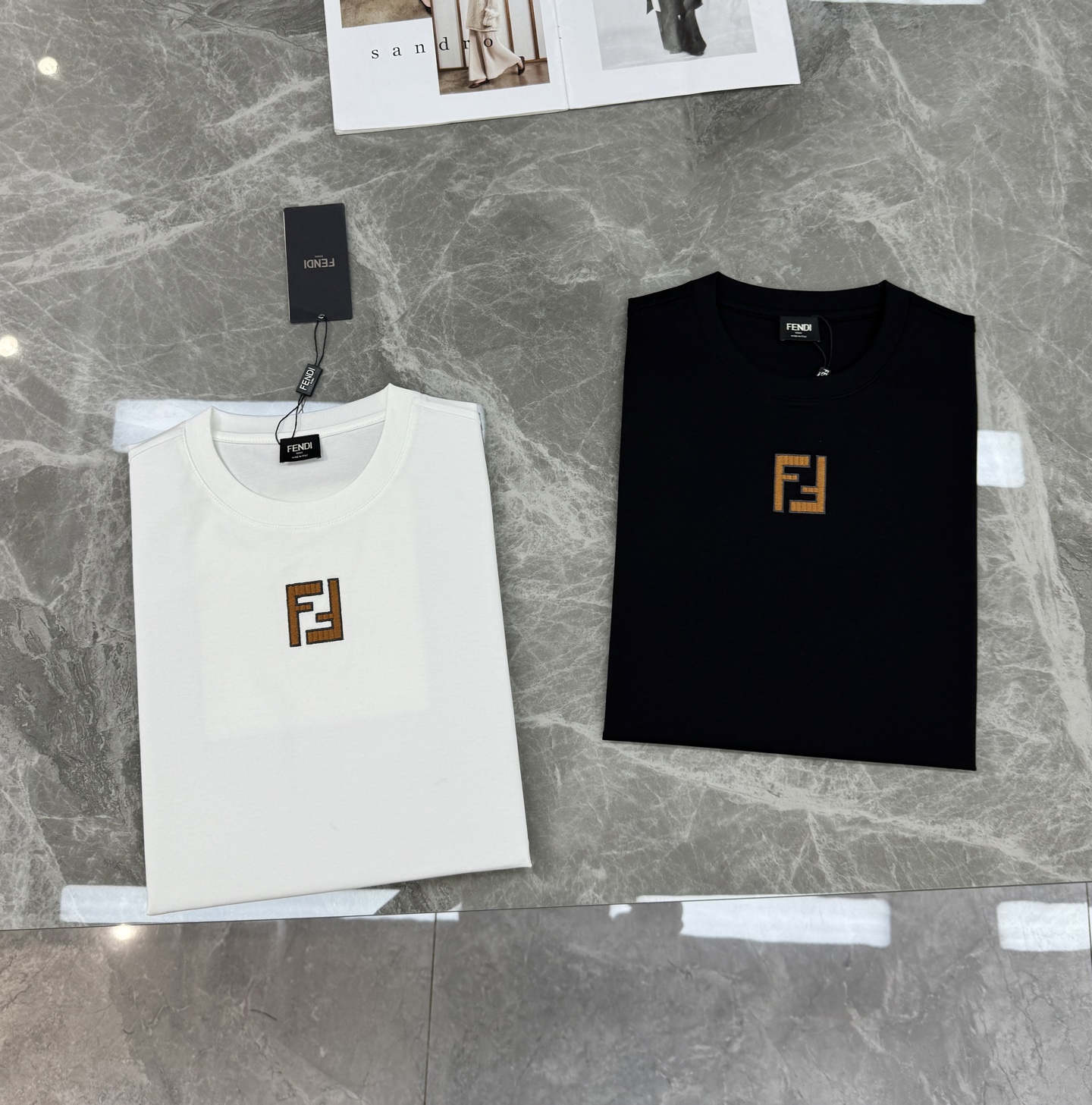 Fendi芬迪26s春夏圆领丝光棉T恤.优秀品质和当代流行元素搭配.前胸立体3D刺绣🪡质感LOGO超强标