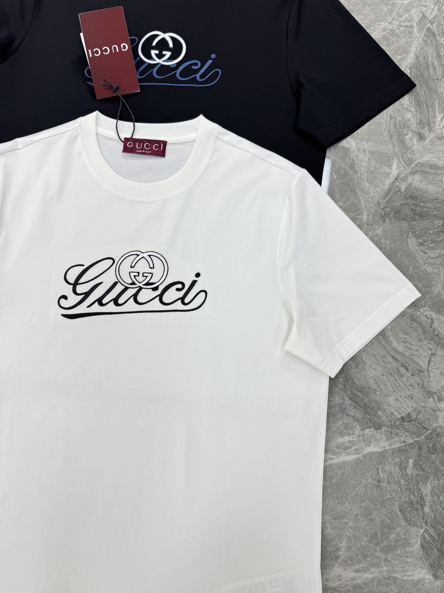 GUCC*古奇26s春夏丝光棉T恤.男女同款！！采用190g丝光棉面料.舒适柔软有垂感.胸口品牌字母图形