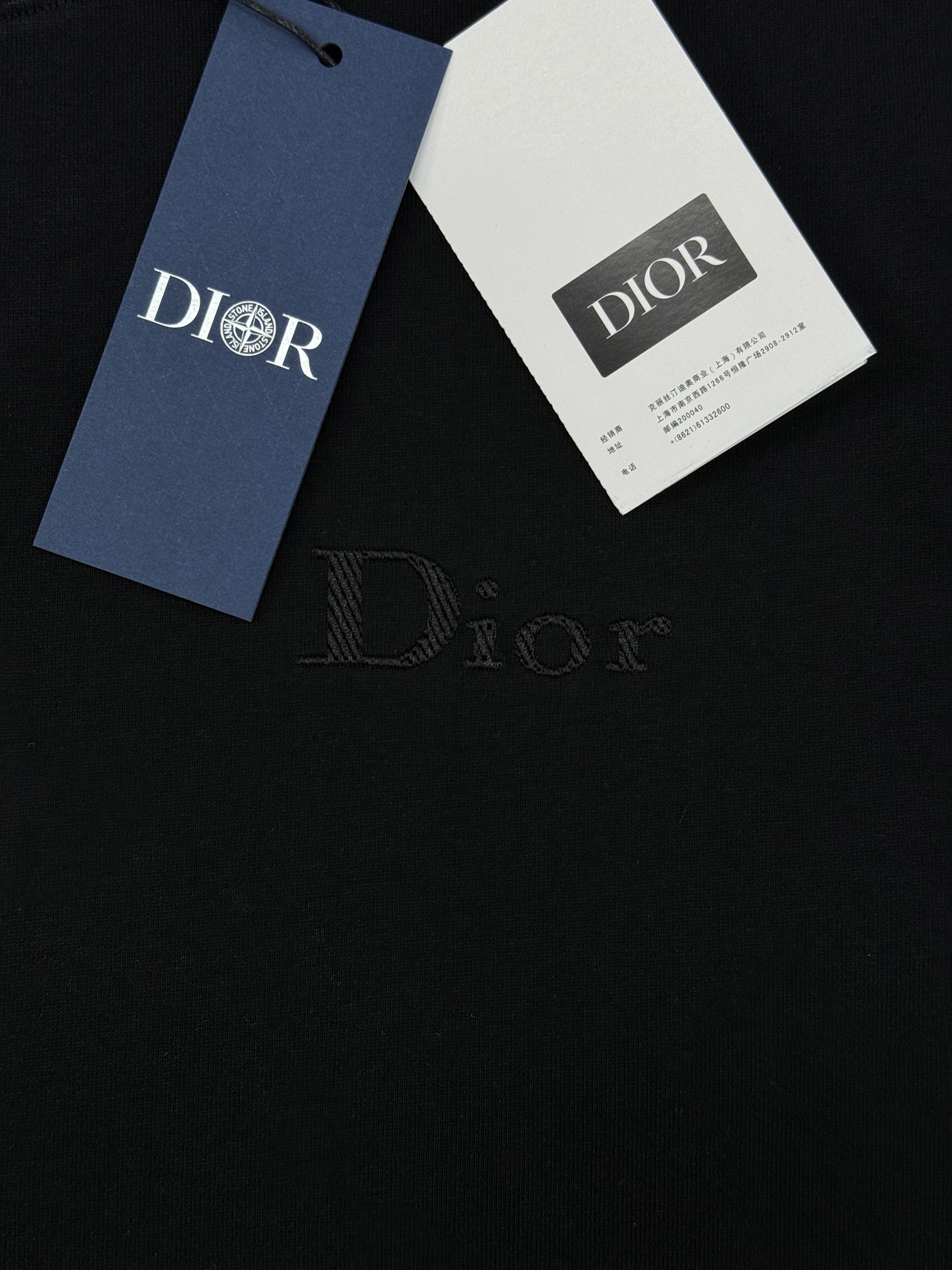 Dior迪奥新款圆领短袖T恤，净版简约圆领设计，纯棉材质柔软舒适，适合日常穿着。白色，绿色，黑色三色可选