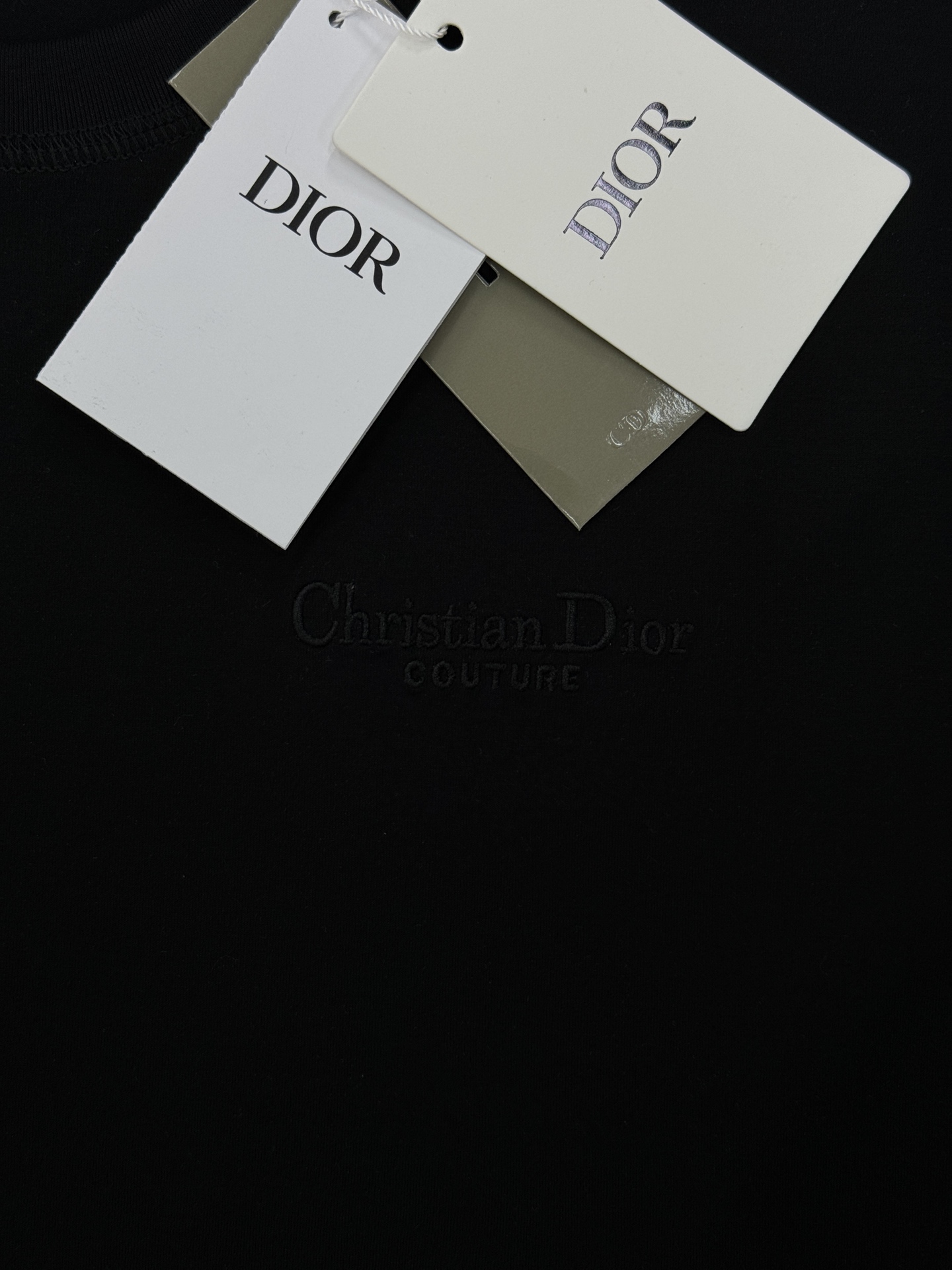 CD*Dio*r25s春夏新款圆领T恤.基础款净版推荐❤️本色重工绣花.轻奢帅气。渠道贸易单，定制面料1