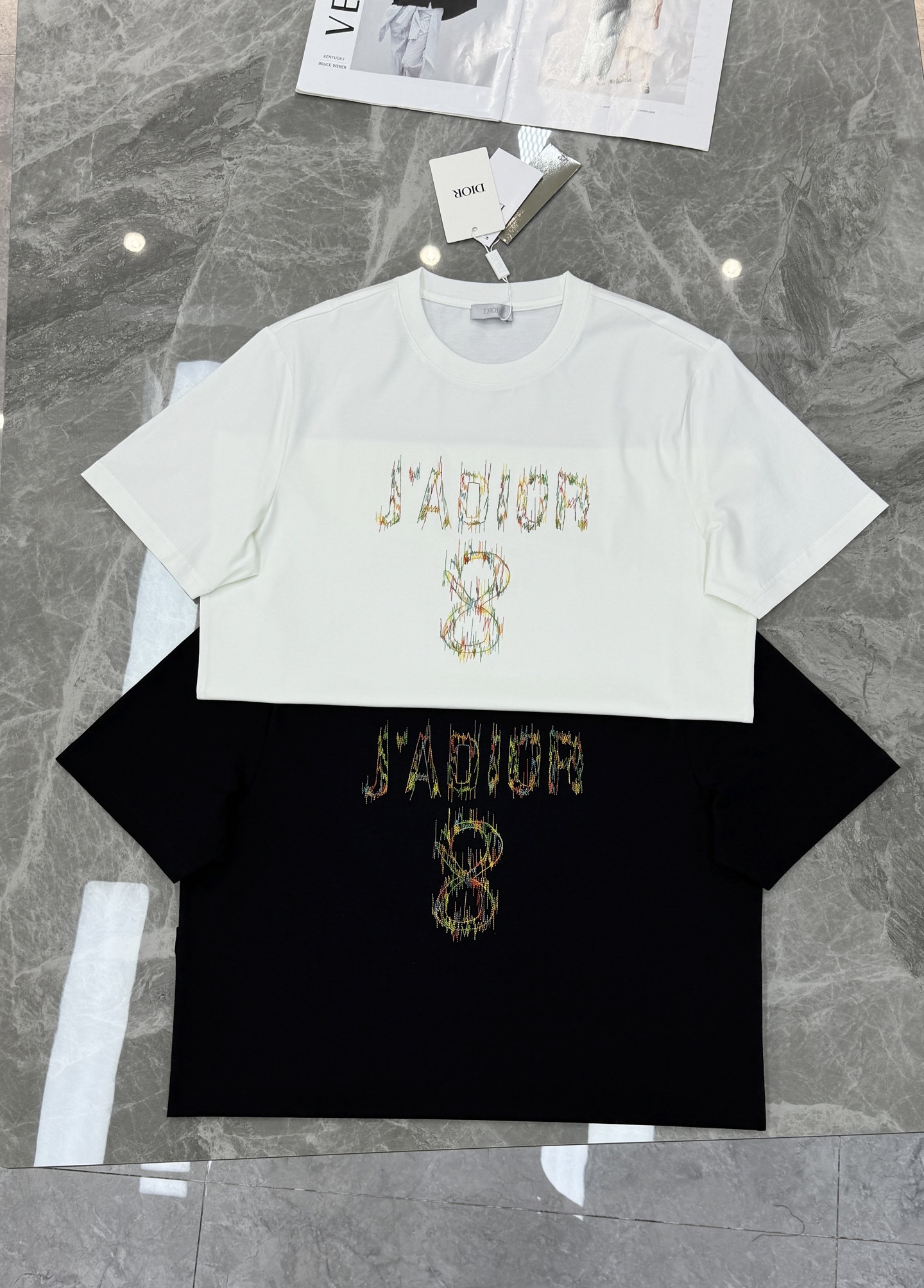 Dior-迪奥新款丝光棉T恤❤️J’ADIOR 8重工刺绣🪡短袖T恤，黑白两色可选，丝光棉材质柔软舒适，