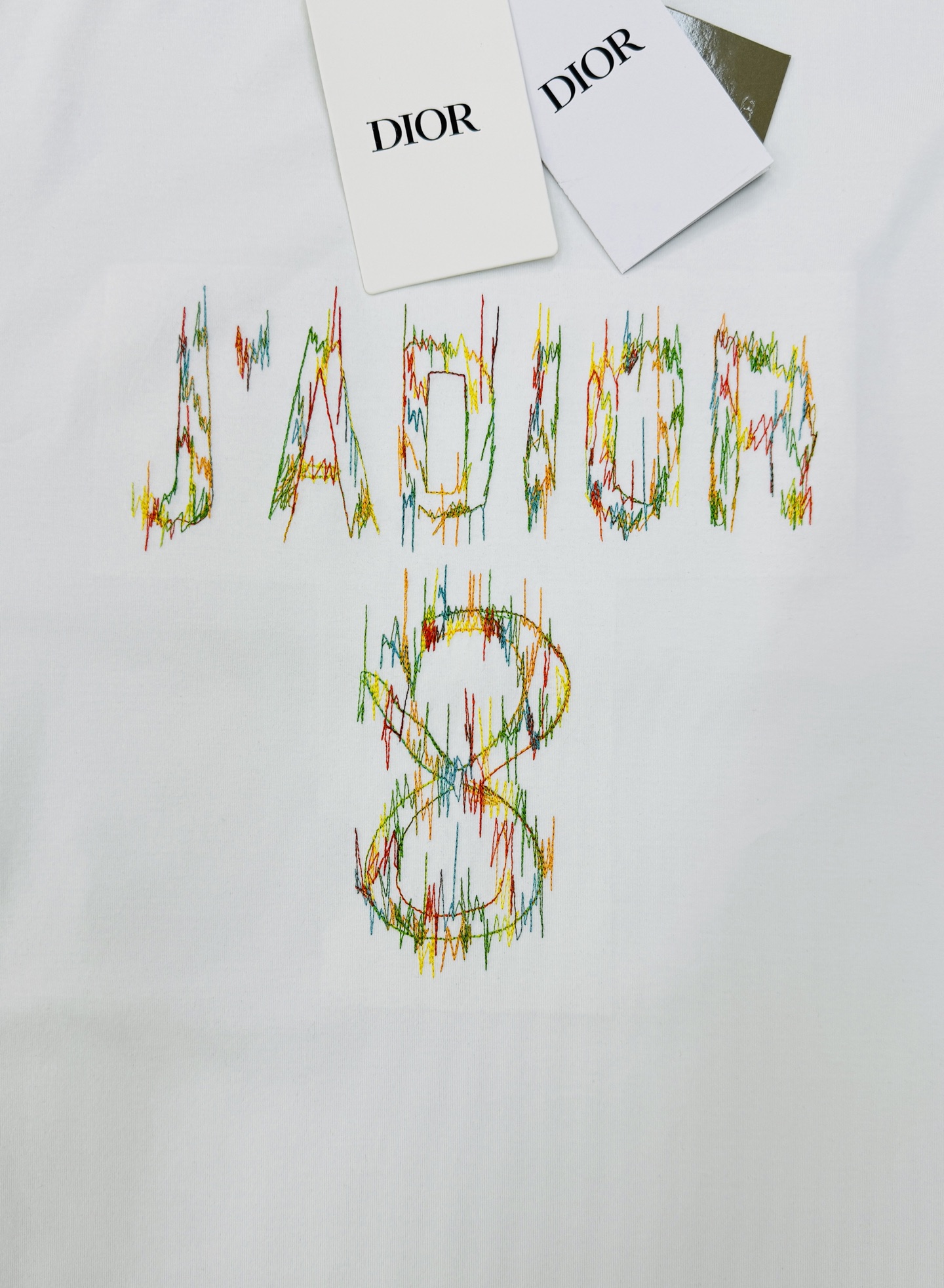 Dior-迪奥新款丝光棉T恤❤️J’ADIOR 8重工刺绣🪡短袖T恤，黑白两色可选，丝光棉材质柔软舒适，