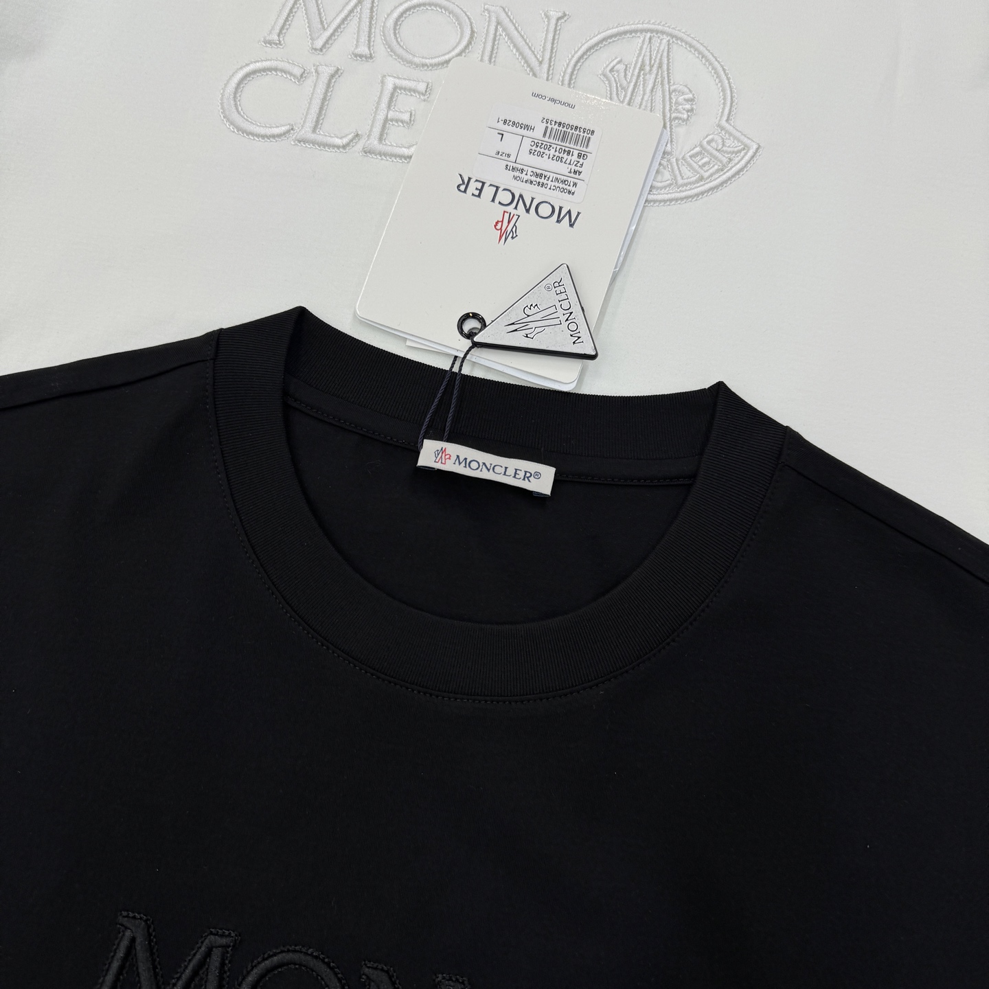 Moncler蒙口26s夏季新款丝光棉T恤.原单推荐❤️品牌图形LOGO辨识度鲜明超级走心！胸前采用本色