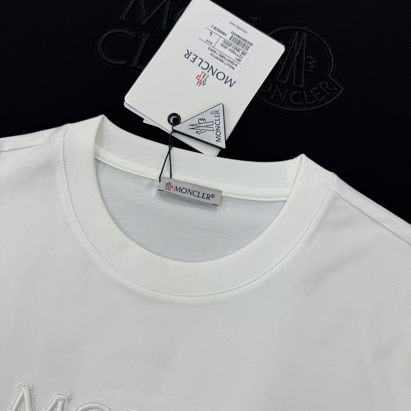 Moncler蒙口26s夏季新款丝光棉T恤.原单推荐❤️品牌图形LOGO辨识度鲜明超级走心！胸前采用本色
