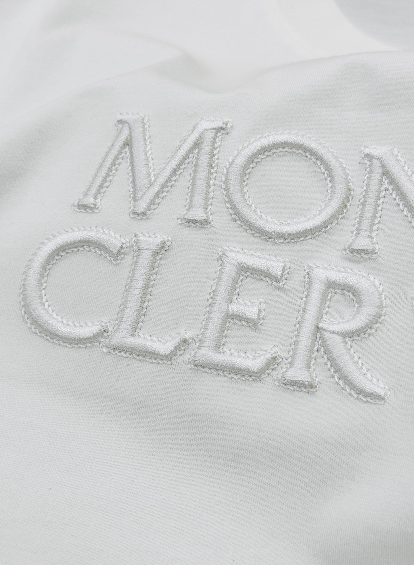 Moncler蒙口26s夏季新款丝光棉T恤.原单推荐❤️品牌图形LOGO辨识度鲜明超级走心！胸前采用本色