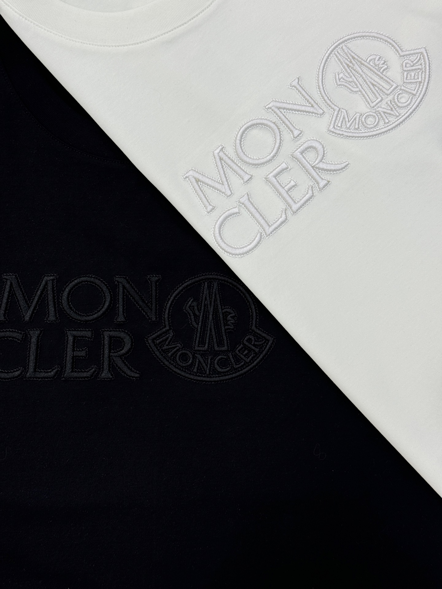 Moncler蒙口26s夏季新款丝光棉T恤.原单推荐❤️品牌图形LOGO辨识度鲜明超级走心！胸前采用本色