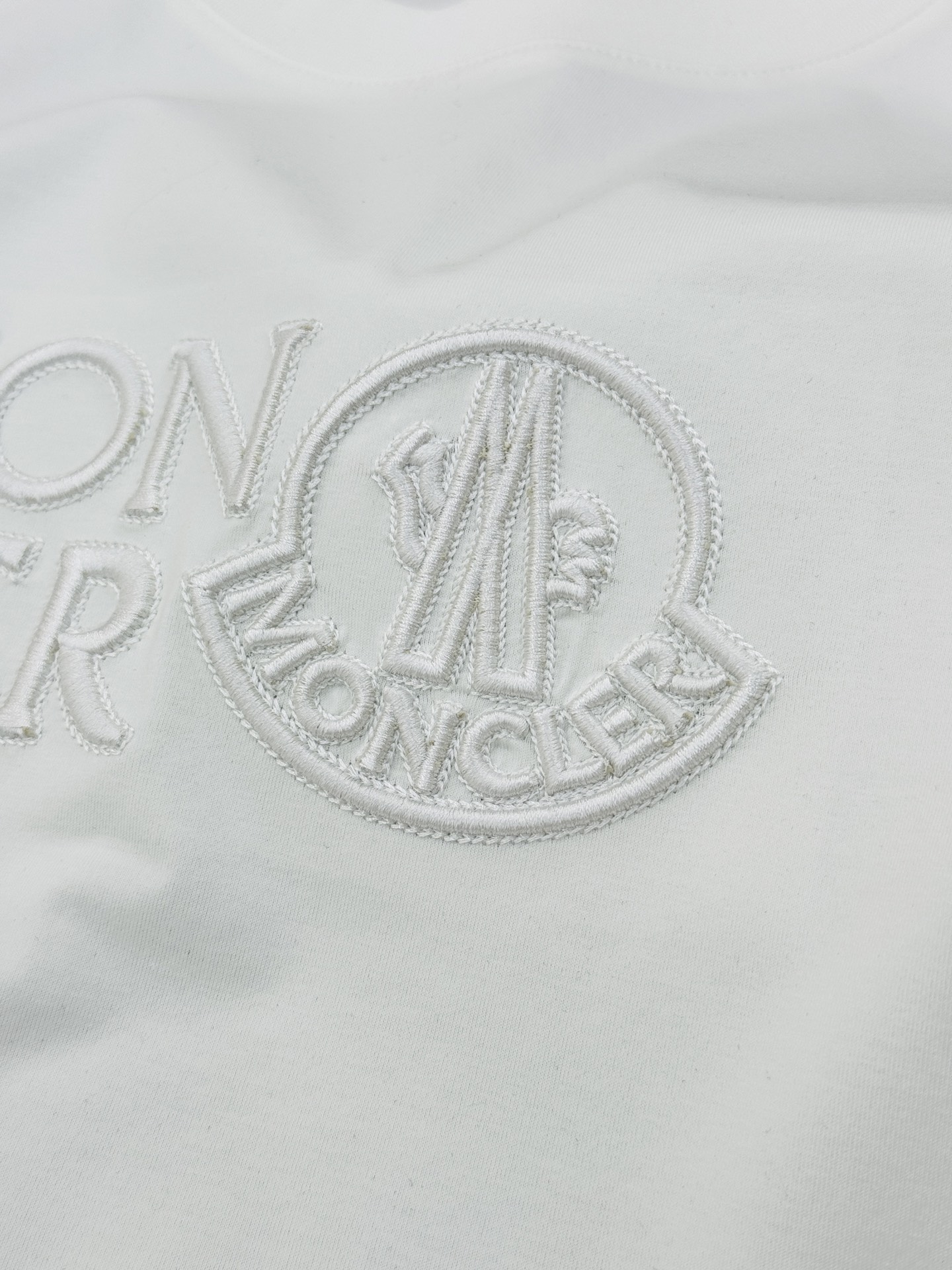 Moncler蒙口26s夏季新款丝光棉T恤.原单推荐❤️品牌图形LOGO辨识度鲜明超级走心！胸前采用本色