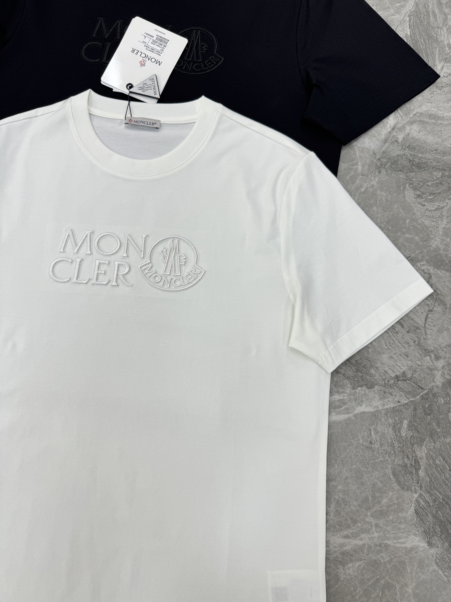 Moncler蒙口26s夏季新款丝光棉T恤.原单推荐❤️品牌图形LOGO辨识度鲜明超级走心！胸前采用本色