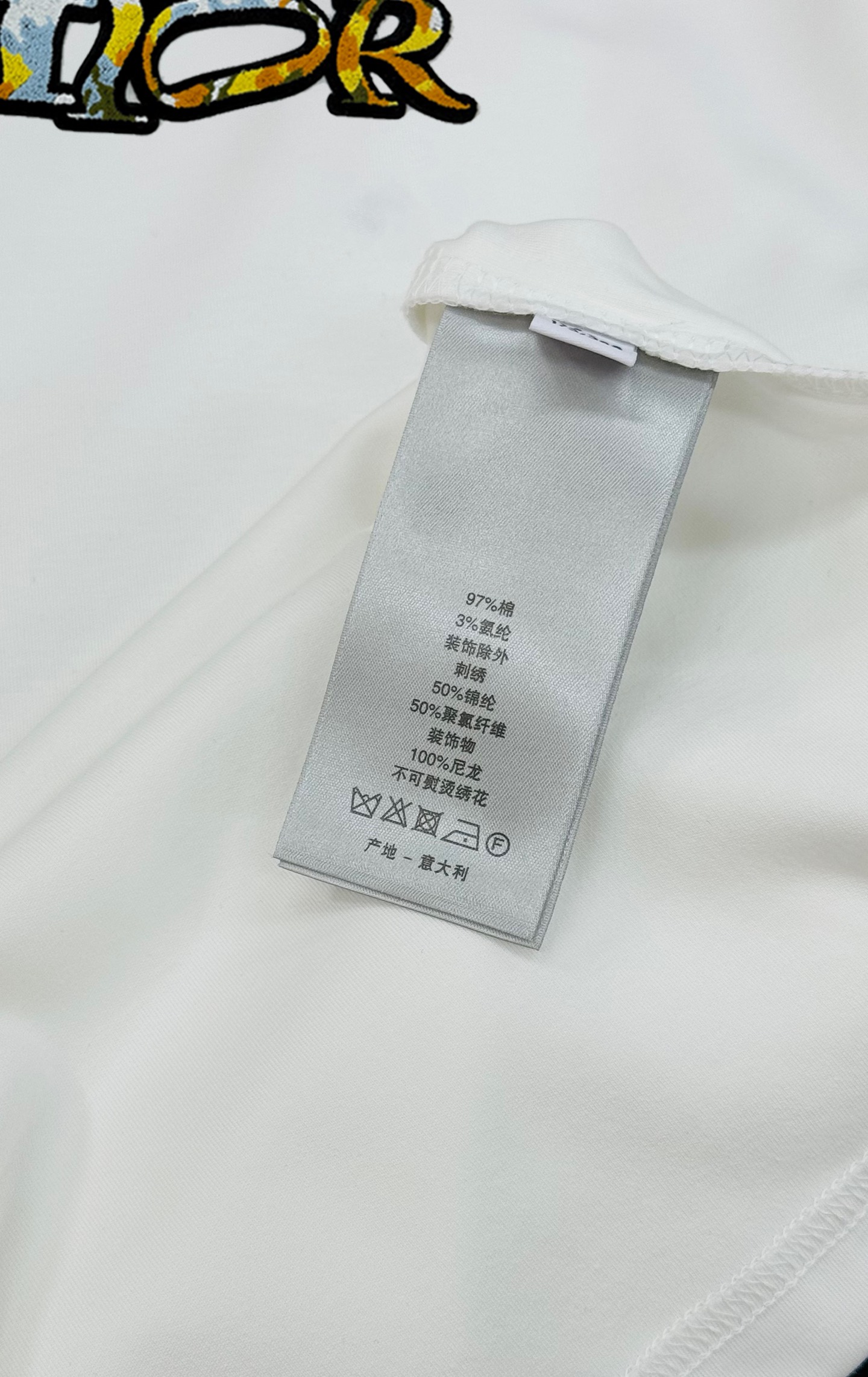 Dior迪奥新款莫代尔长袖T恤❤️重磅300g莫代尔面料.柔软舒适，秋冬打底穿超合适！正面“DIOR”字