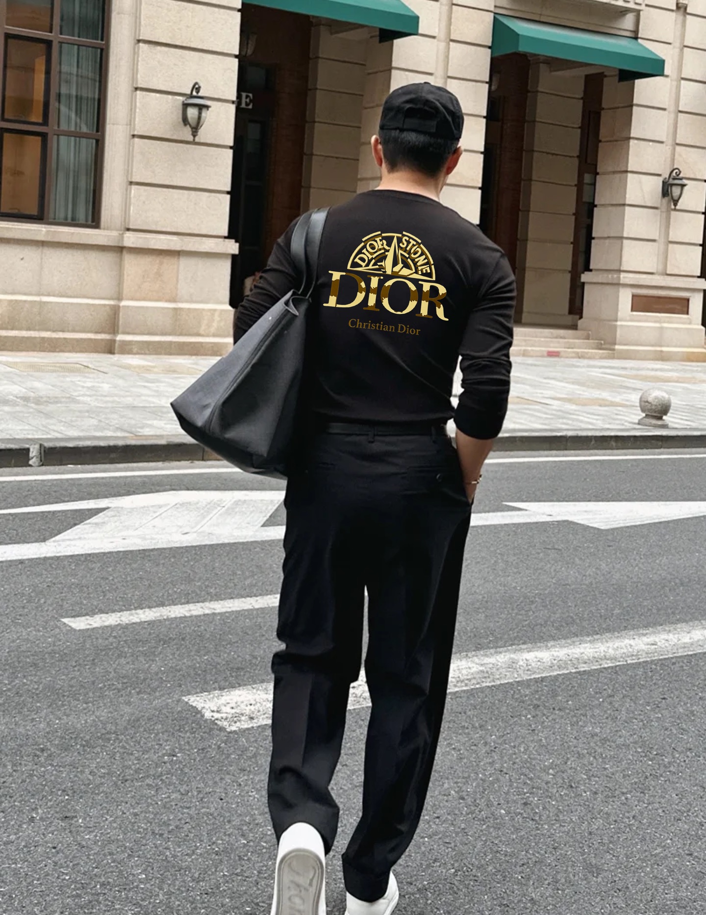 顶级颜值担当！Dior迪奥新款莫代尔长袖T恤❤️ 迪奥Dior Stone系列长袖T恤，背后撞色logo