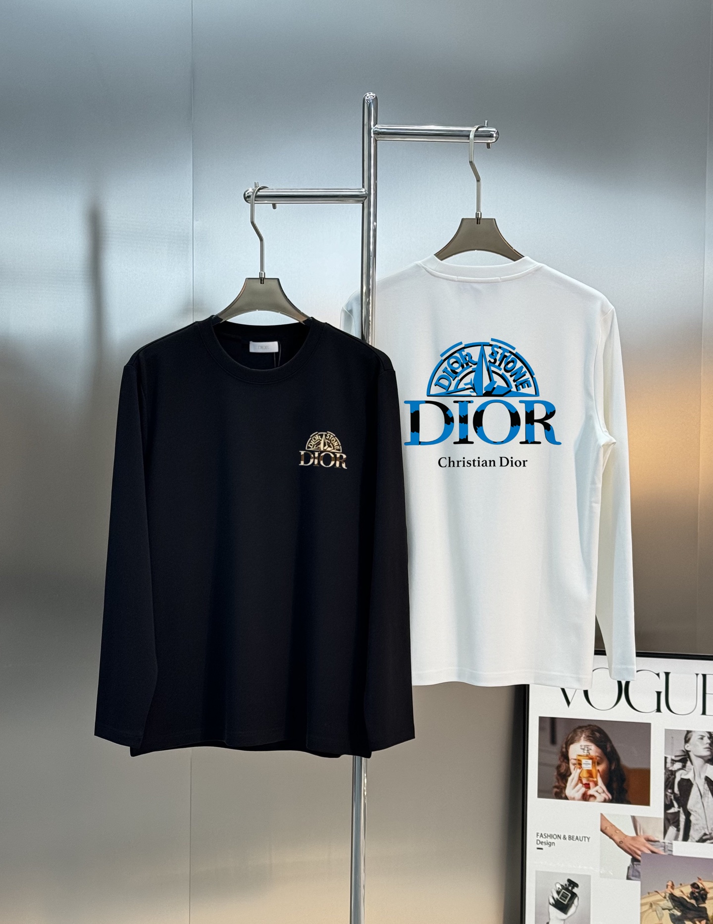 顶级颜值担当！Dior迪奥新款莫代尔长袖T恤❤️ 迪奥Dior Stone系列长袖T恤，背后撞色logo