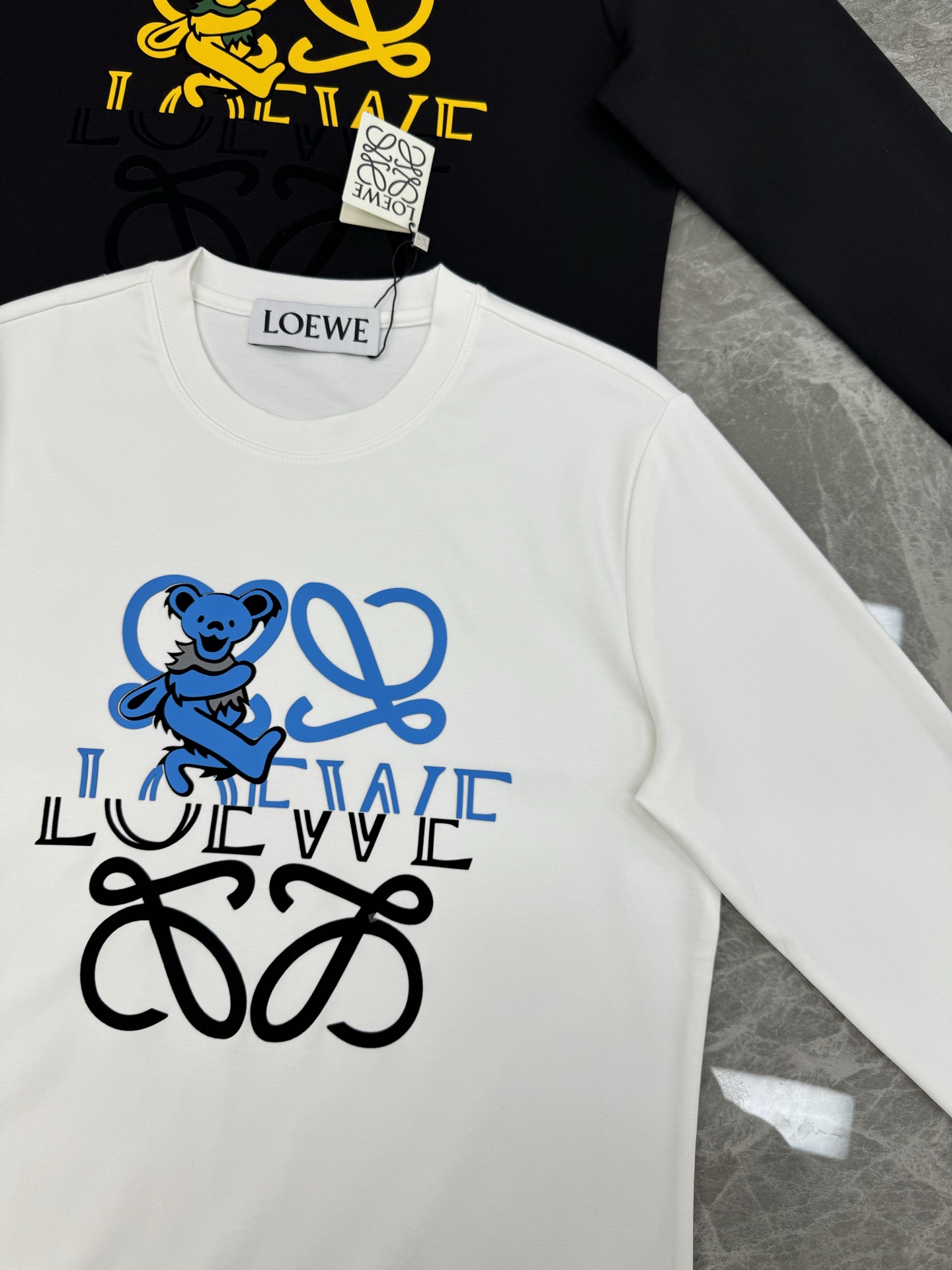 LOEW*E罗意威新款莫代尔长袖T恤.高品质推荐！优选300克莫代尔棉.舒服不变形，上身舒适.婴儿肌肤般