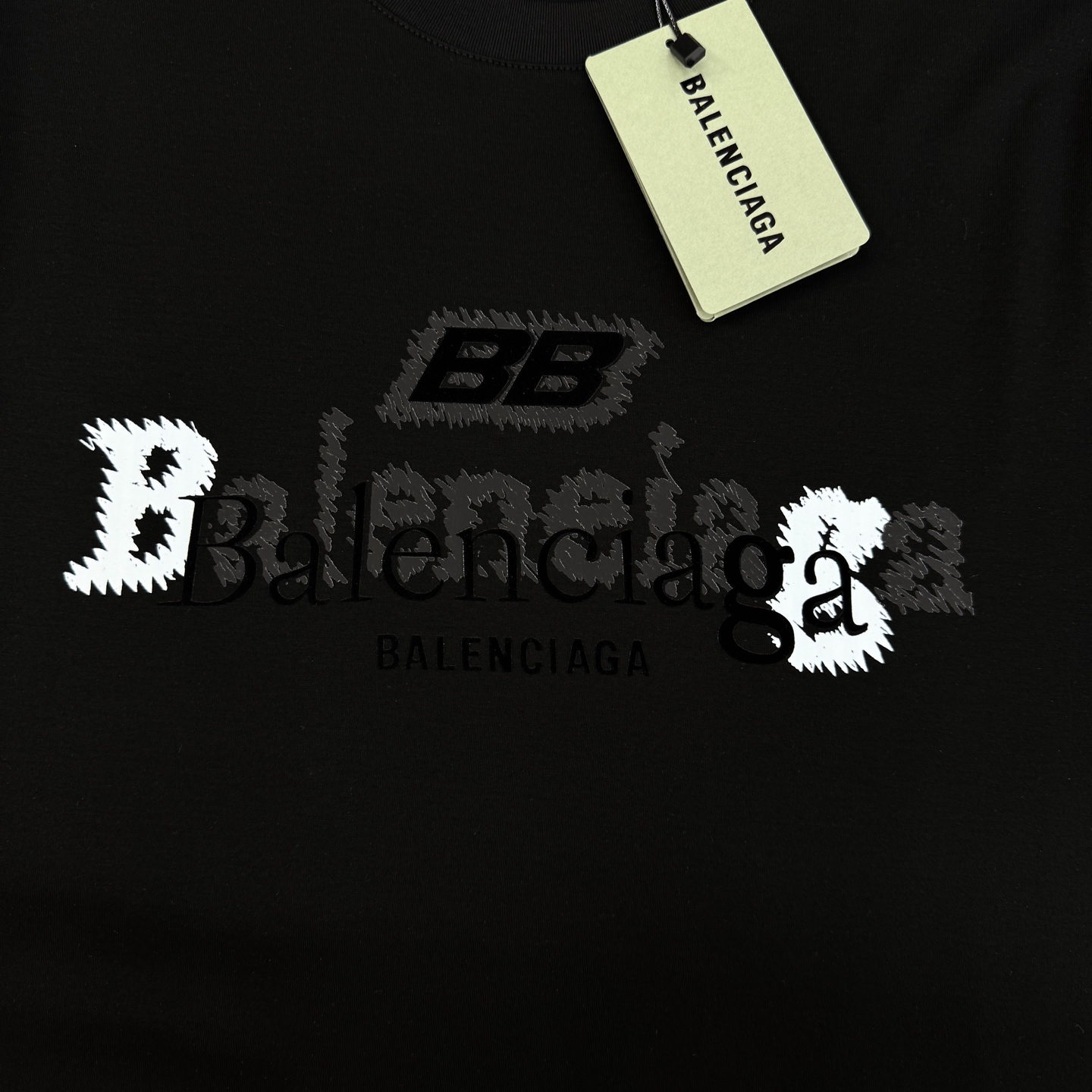 Balenciaga巴黎世家新款丝光棉T恤❤️采用190g丝光棉材质，定制螺纹.柔软亲肤又透气，夏天穿超