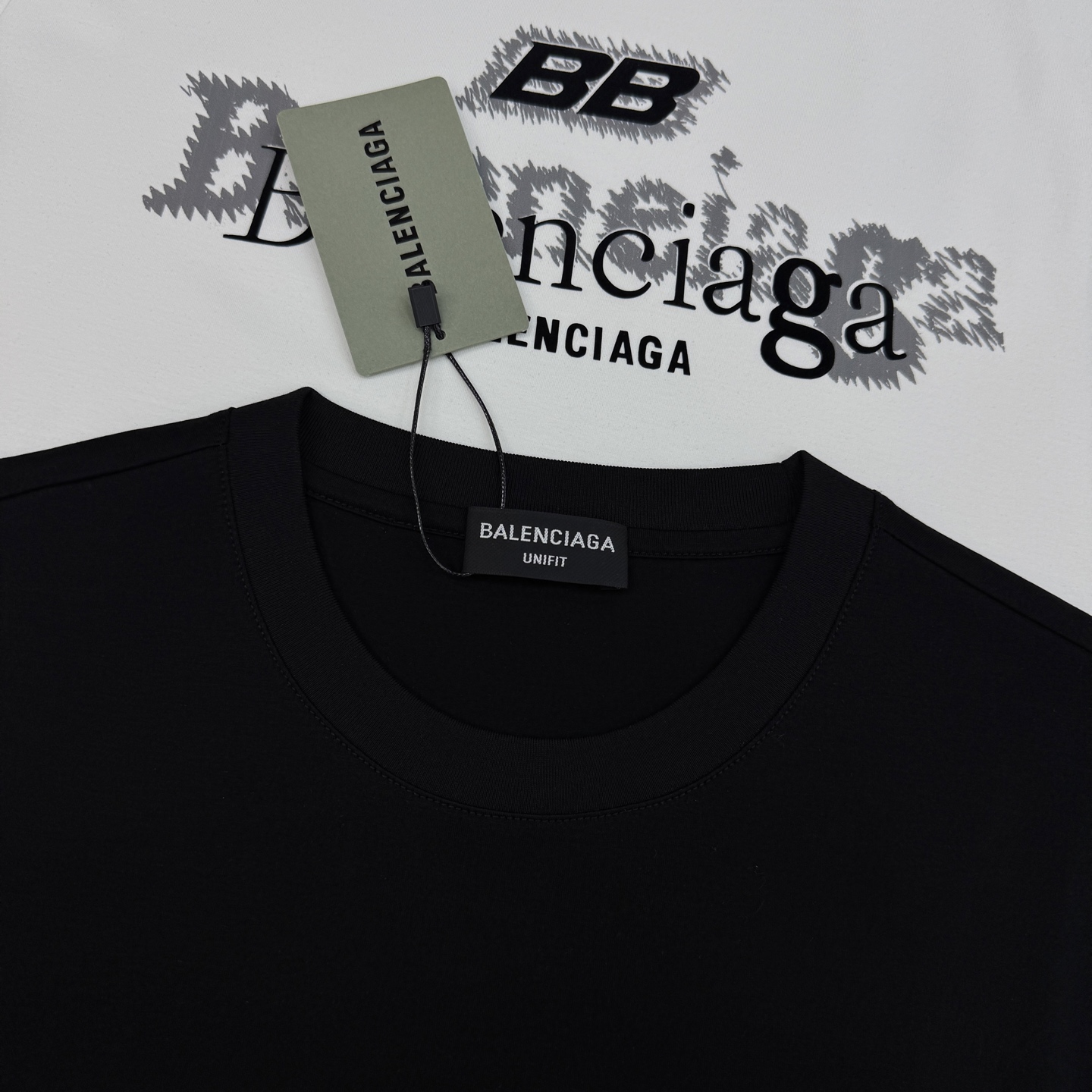 Balenciaga巴黎世家新款丝光棉T恤❤️采用190g丝光棉材质，定制螺纹.柔软亲肤又透气，夏天穿超