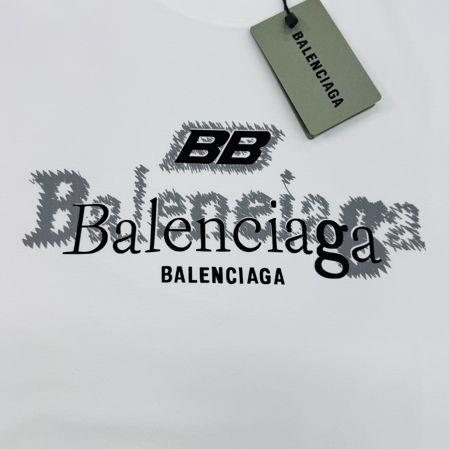 Balenciaga巴黎世家新款丝光棉T恤❤️采用190g丝光棉材质，定制螺纹.柔软亲肤又透气，夏天穿超