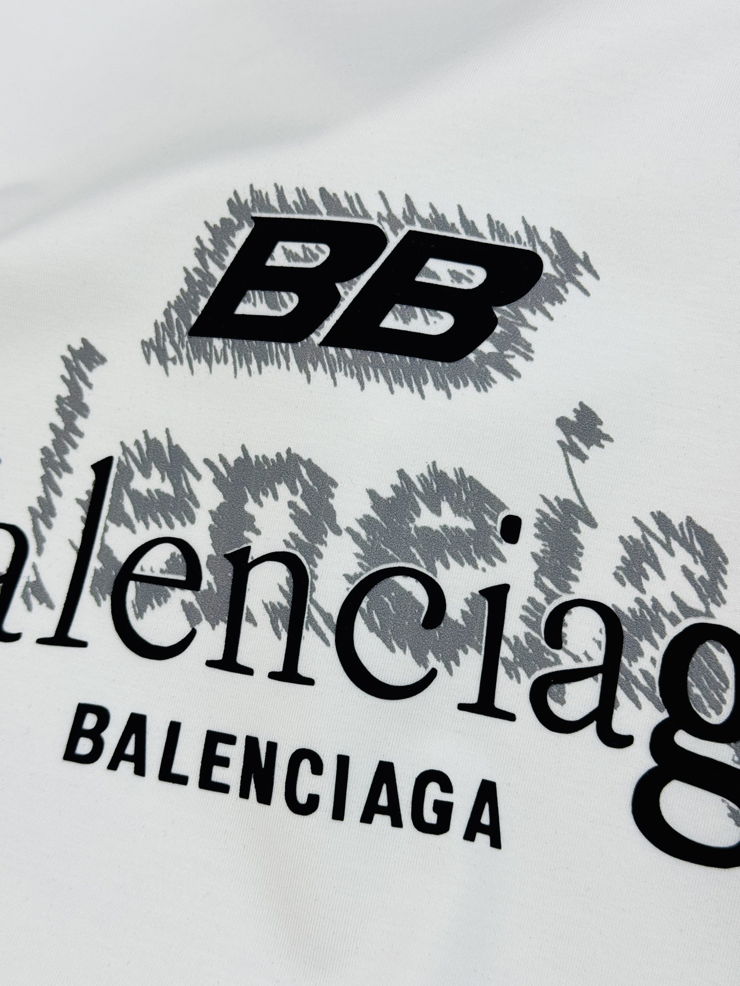 Balenciaga巴黎世家新款丝光棉T恤❤️采用190g丝光棉材质，定制螺纹.柔软亲肤又透气，夏天穿超