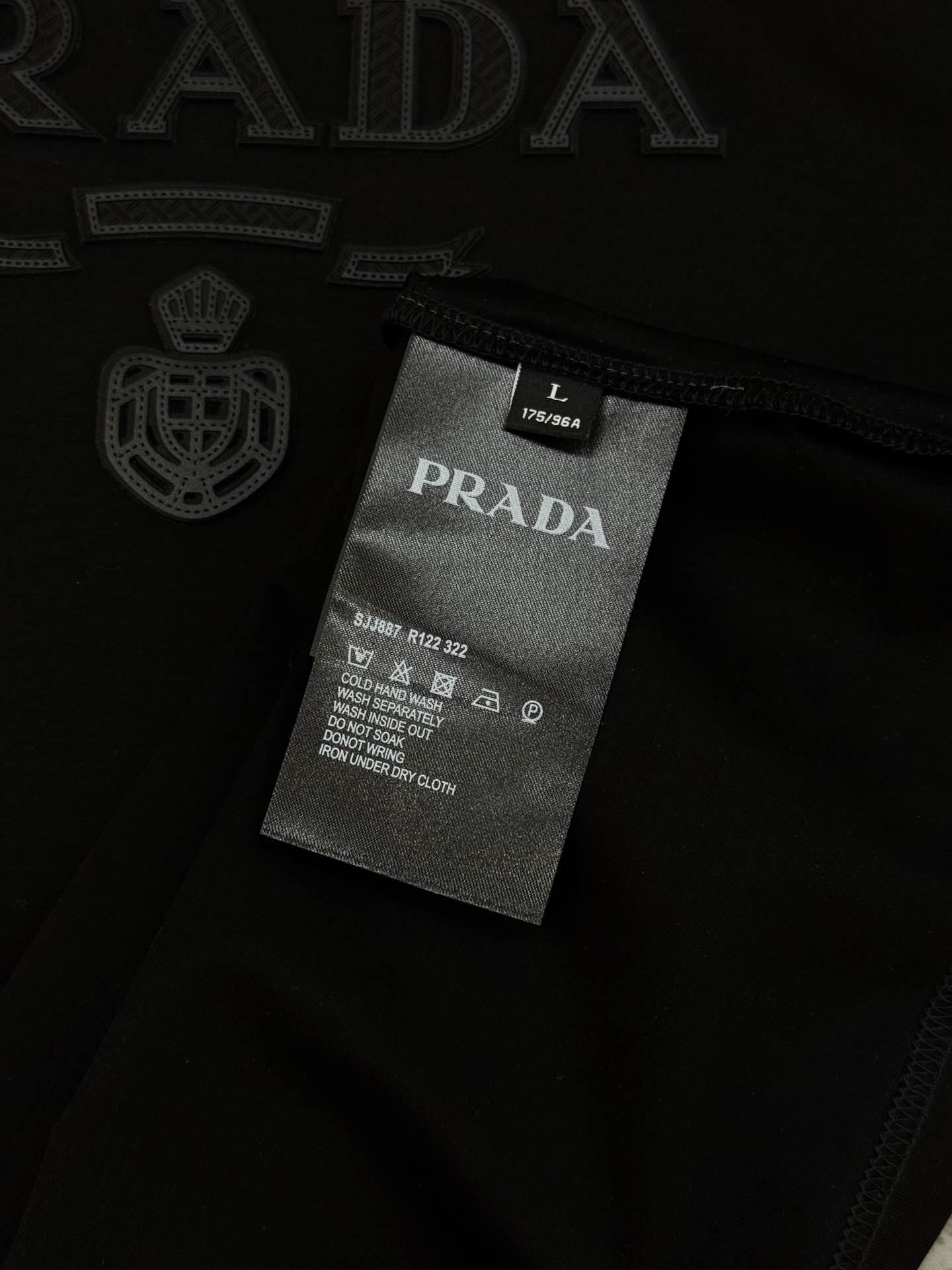 无敌推送！Prada好看好穿的永恒经典系列！！PRADA普拉达26s春夏男士圆领短袖..优选190g丝光