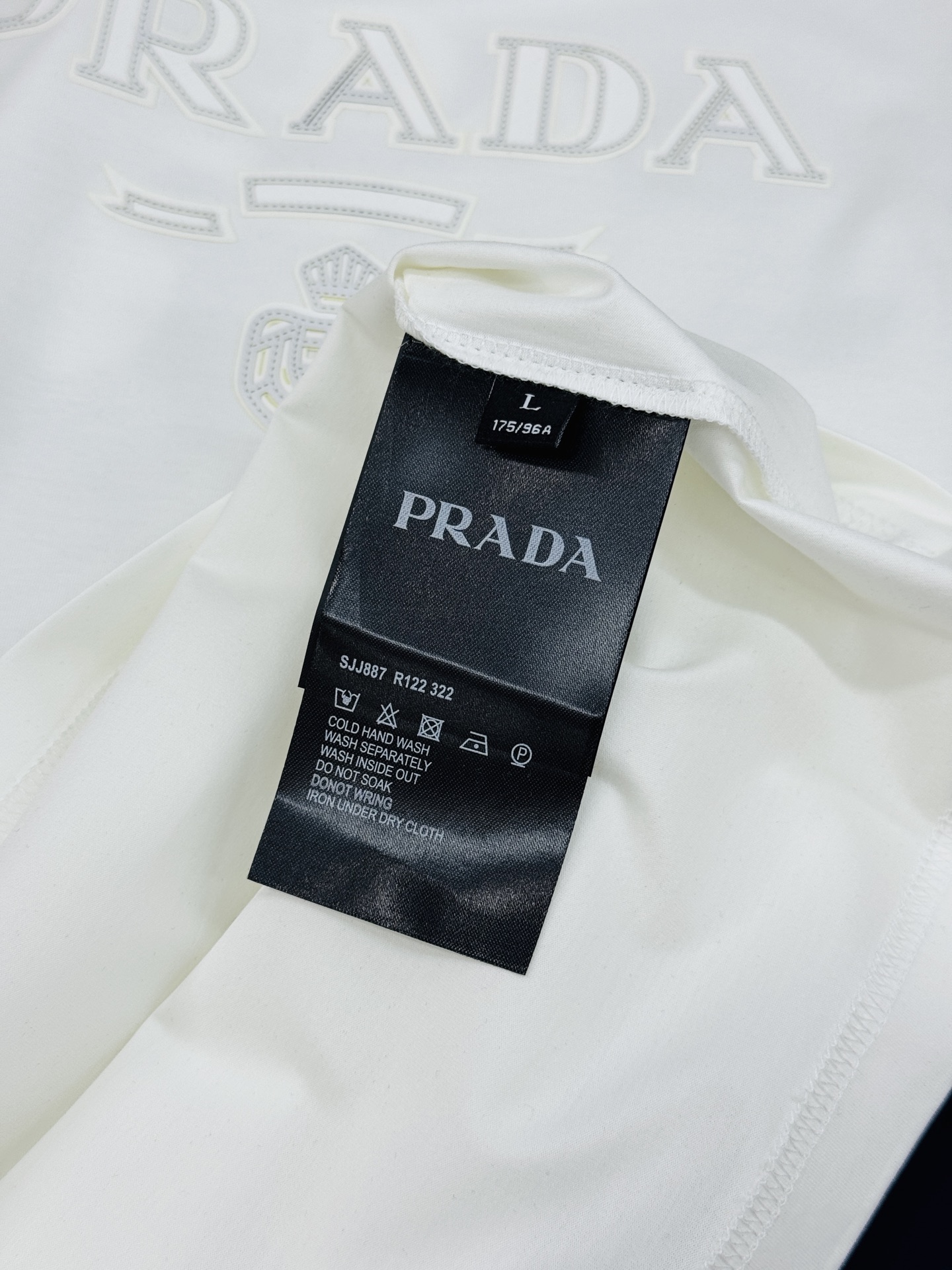 无敌推送！Prada好看好穿的永恒经典系列！！PRADA普拉达26s春夏男士圆领短袖..优选190g丝光