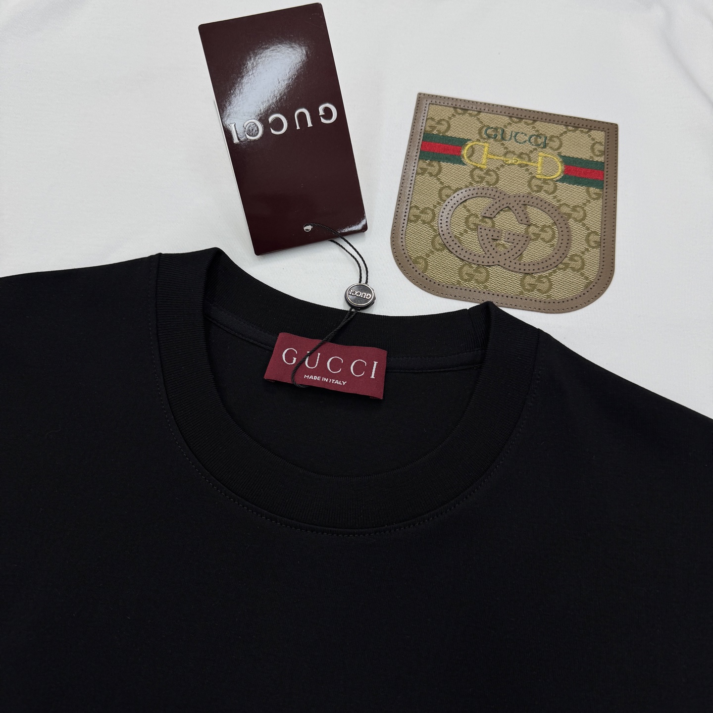 Gucci GG SuPreme短袖T恤，男女同款❤️超舒适纯棉材质，胸前GG SuPreme布料贴袋，