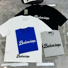 Balenciag*巴黎世家潮牌新款T恤.干净清爽款❤️男女同款!os版型真的很迷人.品牌图形字母烫画设计.双面烫画工艺 Balenciag*巴黎世家潮牌新款T恤.干净清爽款❤️男女同款!os版型真的很迷人.品牌图形字母烫画设计.双面烫画工艺