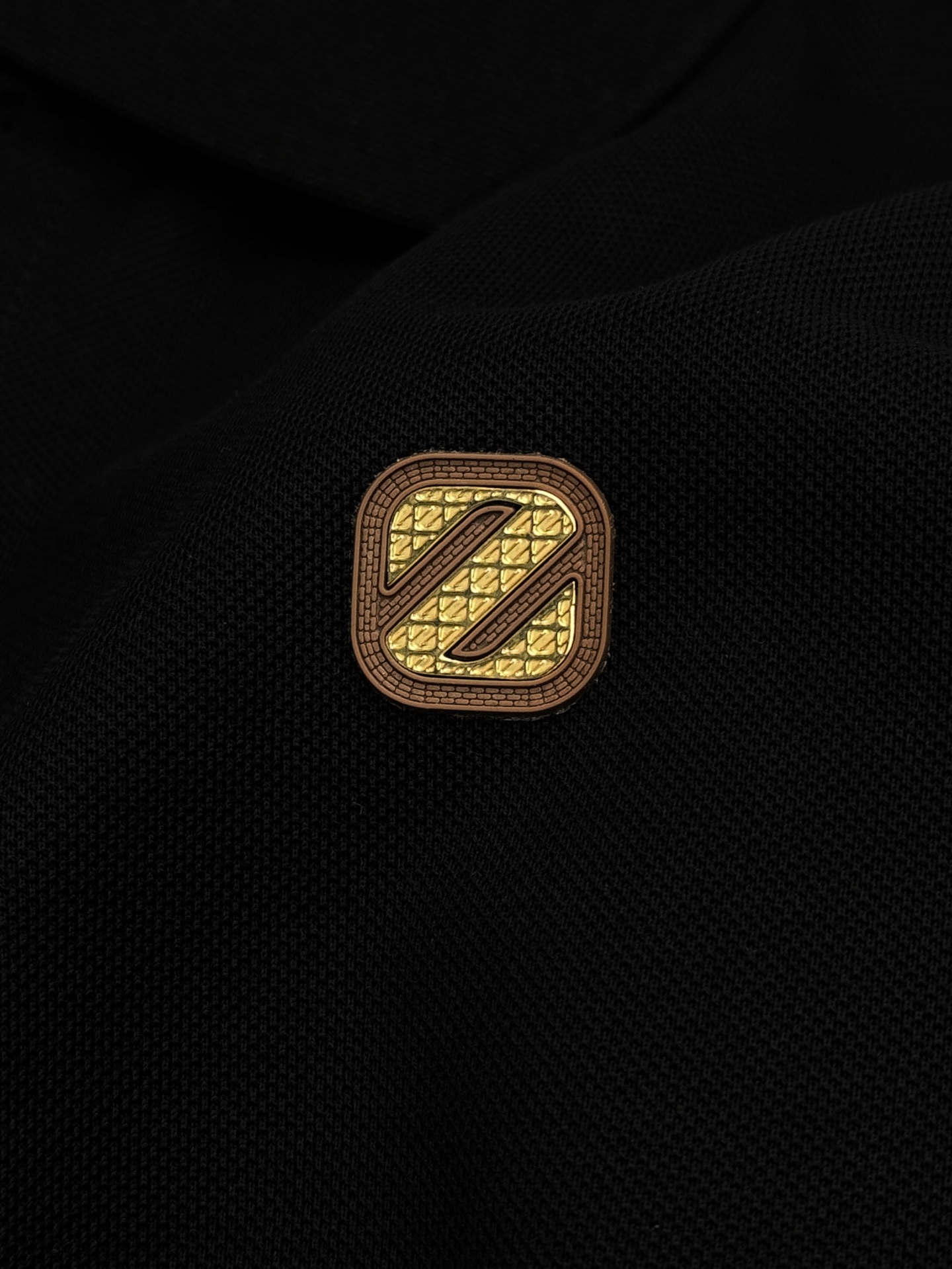 Zegna杰尼亚新品男士Polo衫，经典翻领设计，简约大方，左胸品牌logo超有辨识度.高品质双丝光珠地棉料，柔软透气，