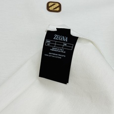 Zegna杰尼亚新品男士Polo衫,经典翻领设计,简约大方,左胸品牌logo超有辨识度.高品质双丝光珠地棉料,柔软透气, Zegna杰尼亚新品男士Polo衫,经典翻领设计,简约大方,左胸品牌logo超有辨识度.高品质双丝光珠地棉料,柔软透气,