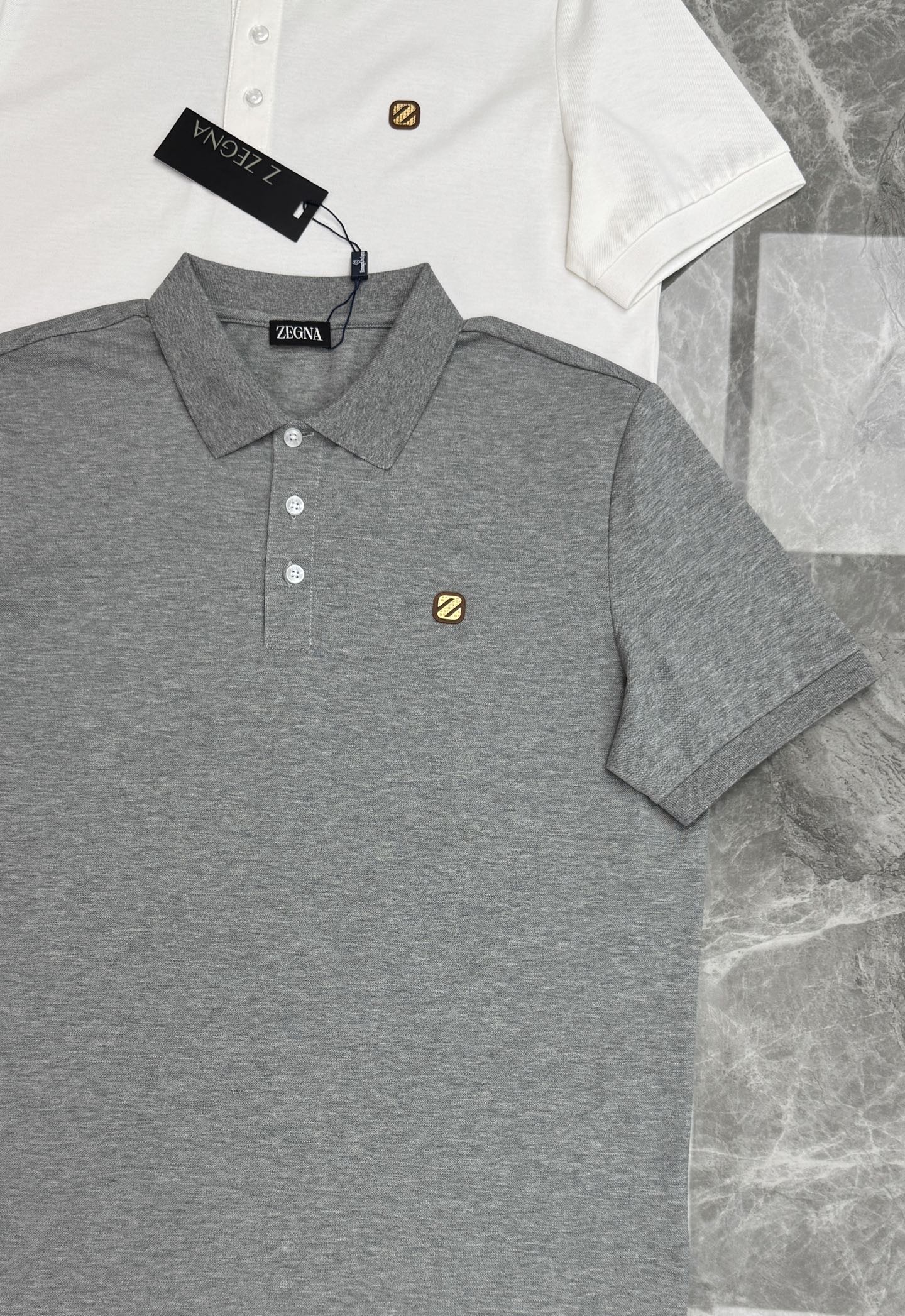Zegna杰尼亚新品男士Polo衫，经典翻领设计，简约大方，左胸品牌logo超有辨识度.高品质双丝光珠地棉料，柔软透气，