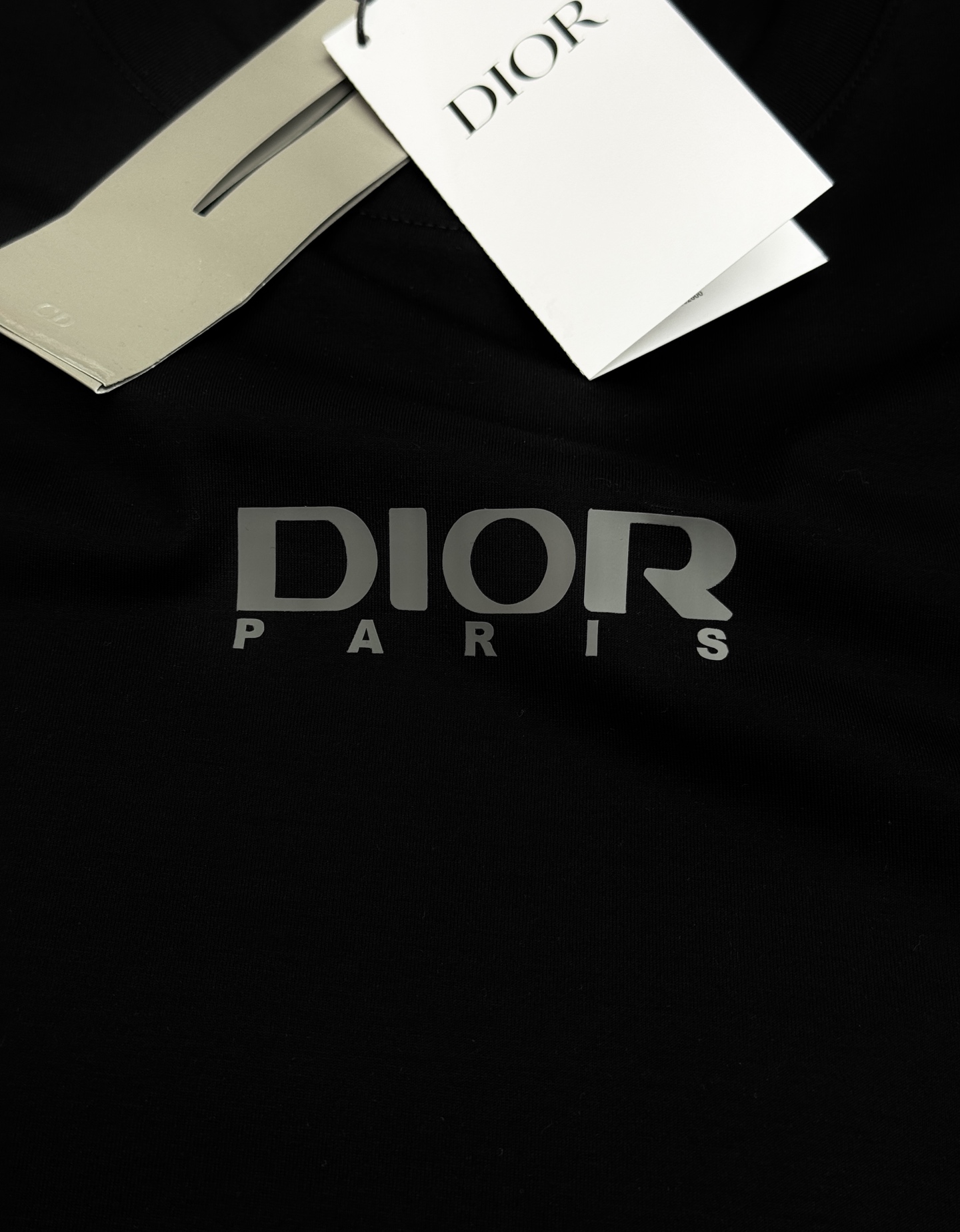 Dior迪奥26s春夏圆领T恤.新品推荐❤️纯色系-优质190g丝光棉布制成，机织技术，相比于普通面料更加富有质感...