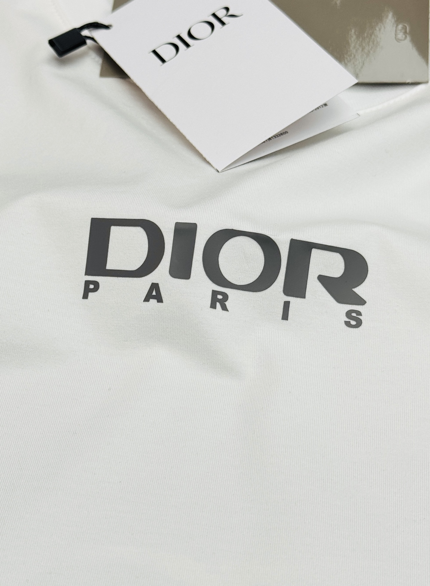 Dior迪奥26s春夏圆领T恤.新品推荐❤️纯色系-优质190g丝光棉布制成，机织技术，相比于普通面料更加富有质感...