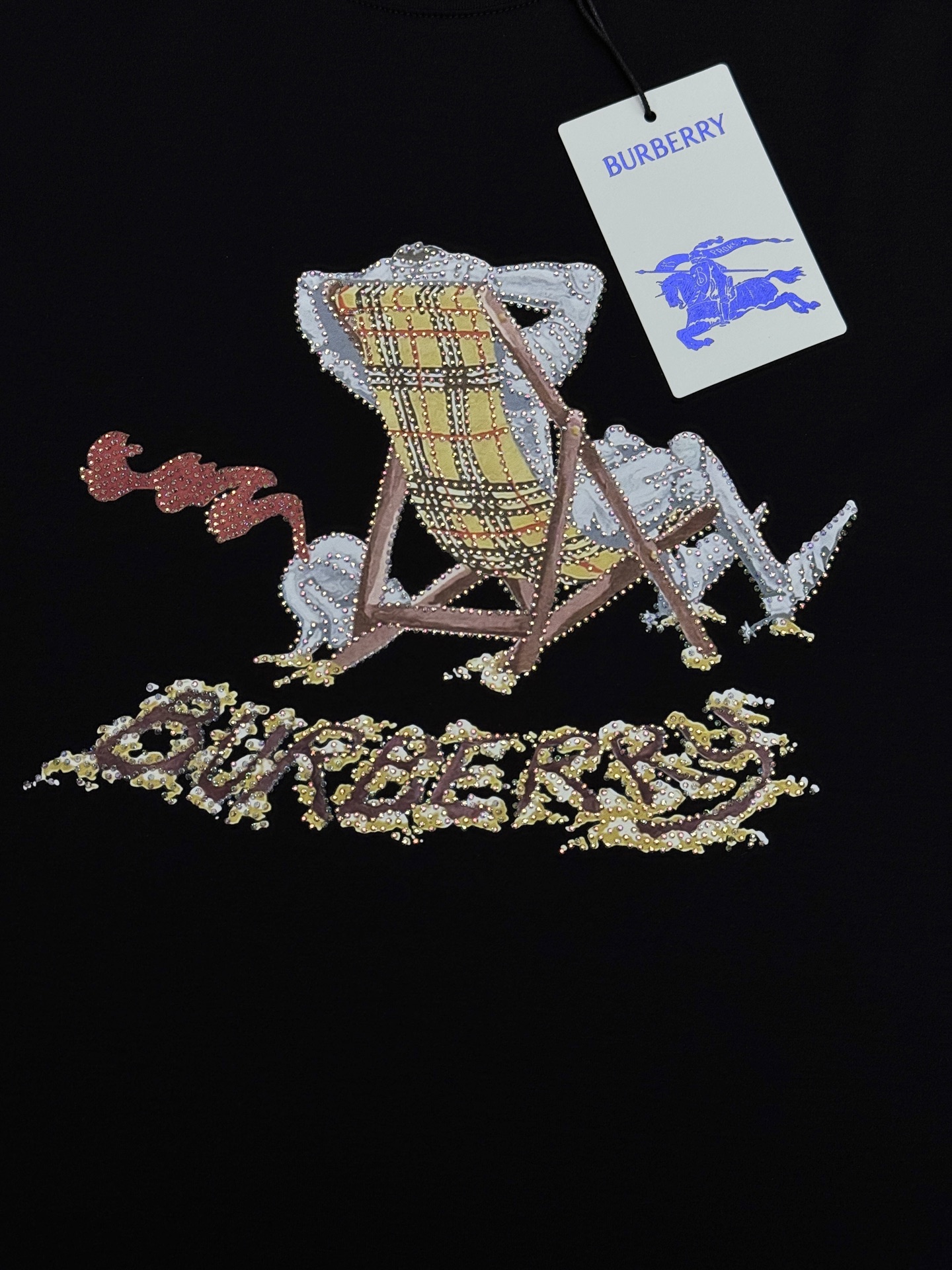 BBR*巴宝莉2026s新品丝光棉T恤，胸前经典巴宝莉字母图形搭配.立体烫画搭配双层工艺立体烫钻.帅气时尚，简约百搭款。