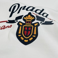 一套 Prada普拉达新款夏季套装🆕男女同款❤️T恤+短裤,简约设计+品牌刺绣徽标,烫画工艺.简约高级. 一套 Prada普拉达新款夏季套装🆕男女同款❤️T恤+短裤,简约设计+品牌刺绣徽标,烫画工艺.简约高级.