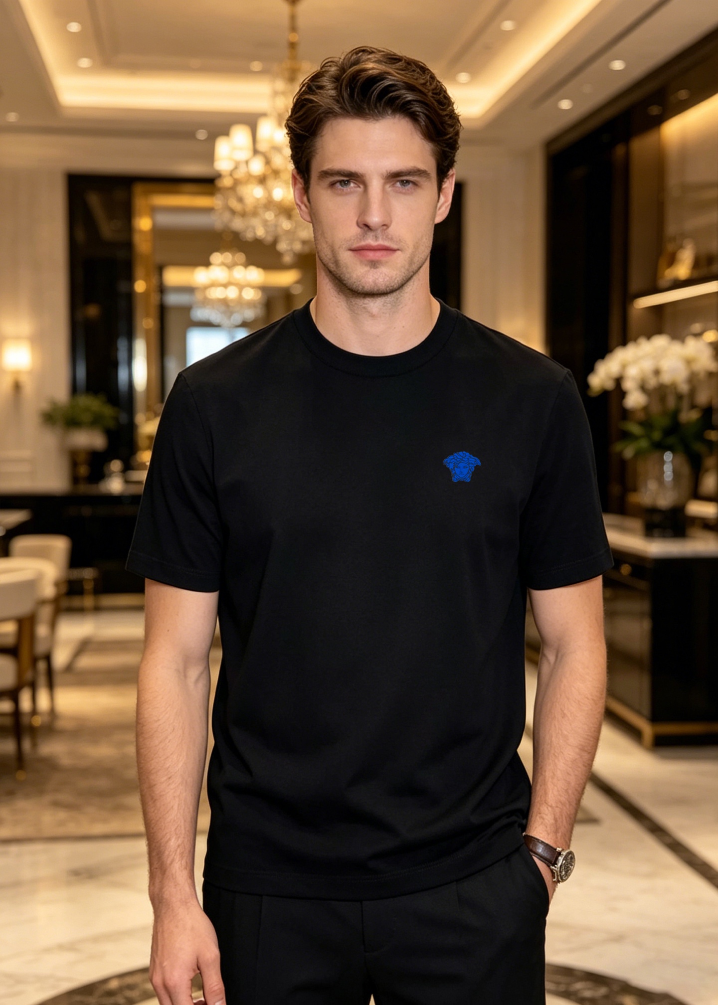 NO:915531,Versac*26s new mercerized cotton T-shirt. Original quality!  The signature Medusa head 3D flocking on the chest. A short-sleeved shirt with top-notch appearance and fabric technology, classic Medusa contrasting color combination. It brings the light, elegant and capable line to the extreme, both solemn and harmonious!  190g mercerized cotton fabric supplied by customer. The texture structure is delicate, exquisite and high-end, with excellent comfort and breathability!  The details are exquisite and outstanding, the most important thing is!  The upper body is light, comfortable and smooth. Recommended to buy!  All three standards. Customized 190g mercerized cotton texture. Comfortable, soft and breathable!  Color black. White. Navy blue. Wine size M-3XL slim fit!  (S and 4XL can be customized) 175/145 pounds recommended L, versace, T-shirt, tees, t-shirt,19860909Versac*26s新款丝光棉T恤.原单品质！胸前招牌美杜莎人头3D植绒.品相与面料工艺都极为拔尖的一款短袖,经典美杜莎撞色色彩搭配.将轻熟优雅干练的路线发挥到极致,亦庄亦谐！客供190g丝光棉面料.肌理构造细腻精致高级,舒适性与透气性绝佳！细节精致出挑,最关键是！上身轻盈舒适顺滑 推荐入手！三标齐.订制190克重丝光棉质地.舒适柔软透气性好！颜色黑色.白色.藏蓝.酒码数M-3XL修身版型！（S和4XL可订做）175/145斤建议L,,versace,T-shirt,tees，t-shirt,,Men's clothing