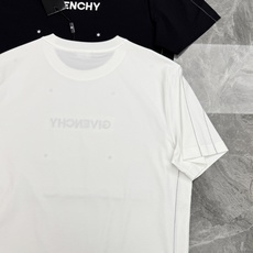 Givenchy纪梵希新款丝光棉T恤❤️简约设计+撞色Logo,辨识度超高!胸口品牌Givenchy字母立体饱满刺绣工艺 Givenchy纪梵希新款丝光棉T恤❤️简约设计+撞色Logo,辨识度超高!胸口品牌Givenchy字母立体饱满刺绣工艺