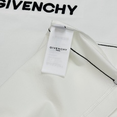 Givenchy纪梵希新款丝光棉T恤❤️简约设计+撞色Logo,辨识度超高!胸口品牌Givenchy字母立体饱满刺绣工艺 Givenchy纪梵希新款丝光棉T恤❤️简约设计+撞色Logo,辨识度超高!胸口品牌Givenchy字母立体饱满刺绣工艺