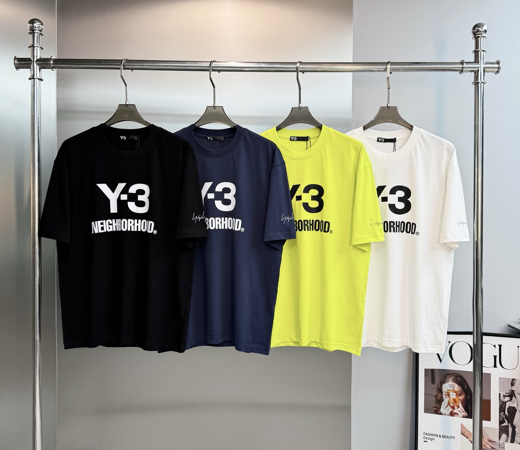 Y-3和Neighborhood联名T恤，男女同款❤️纯主调+撞色Logo，简约又有辨识度！230g棉质面料，穿着舒适透